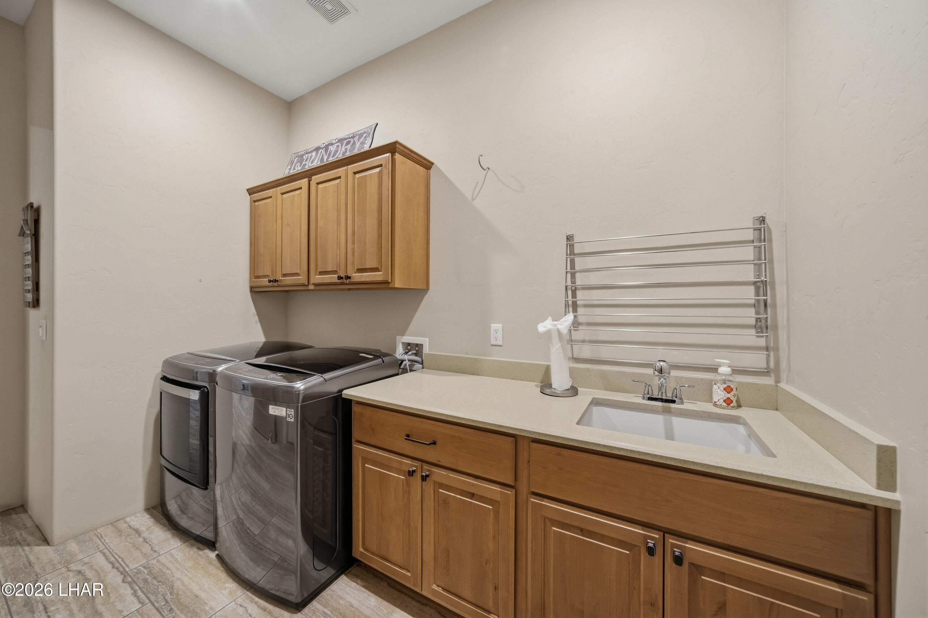 1864 E Savannah Bend Property Photo 49