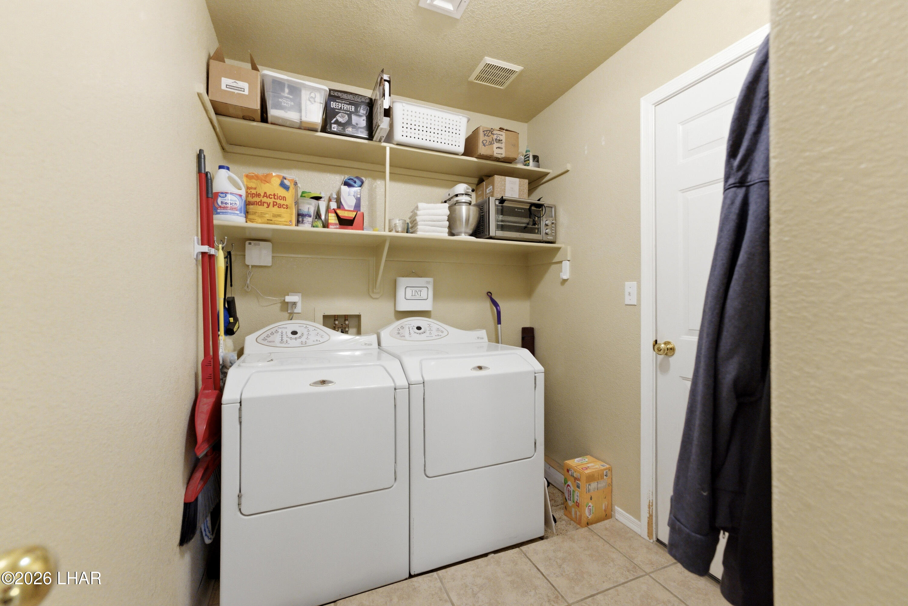 2376 Catamaran Dr Property Photo 22