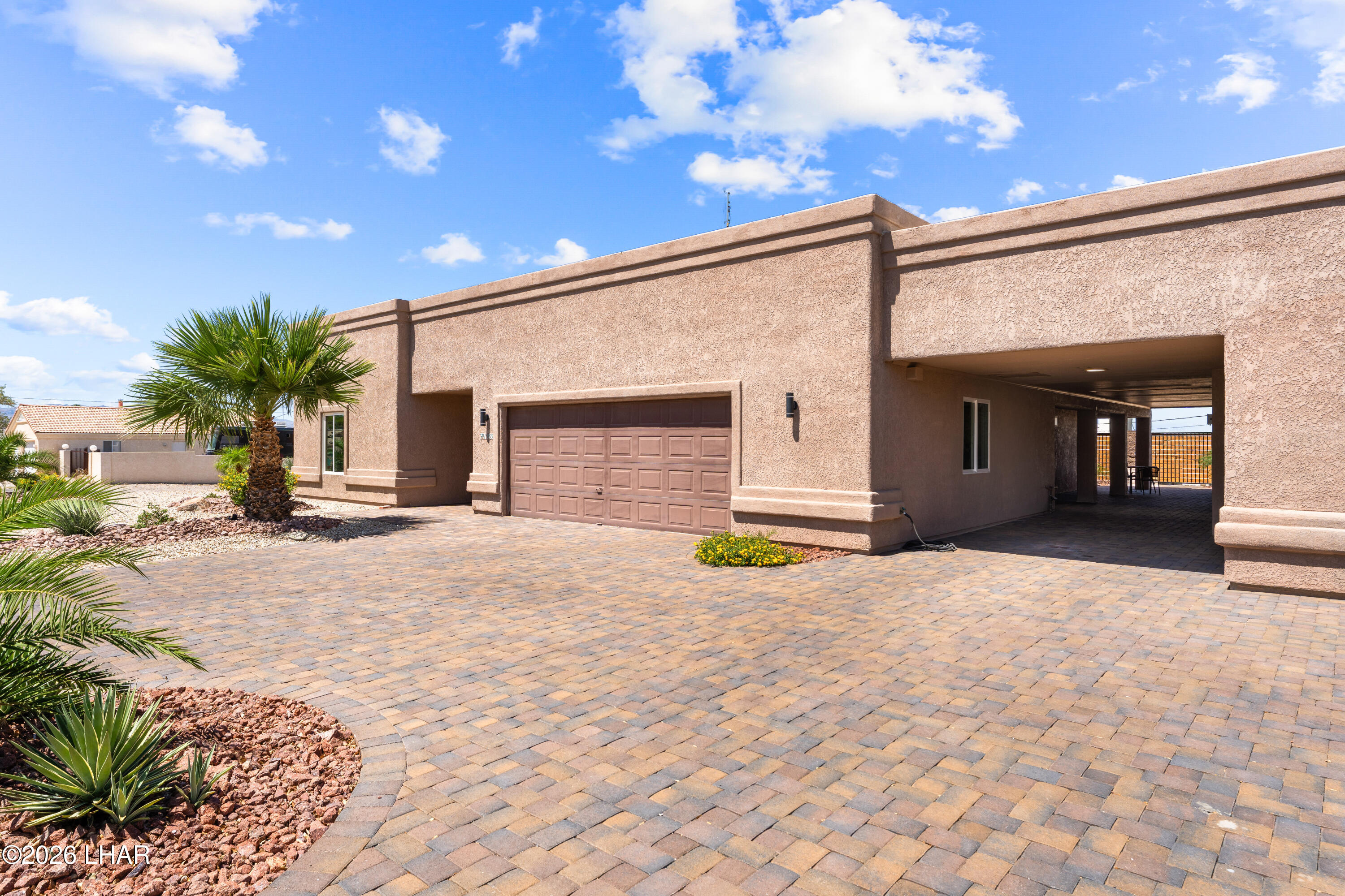 1533 Pebble Dr Property Photo 6