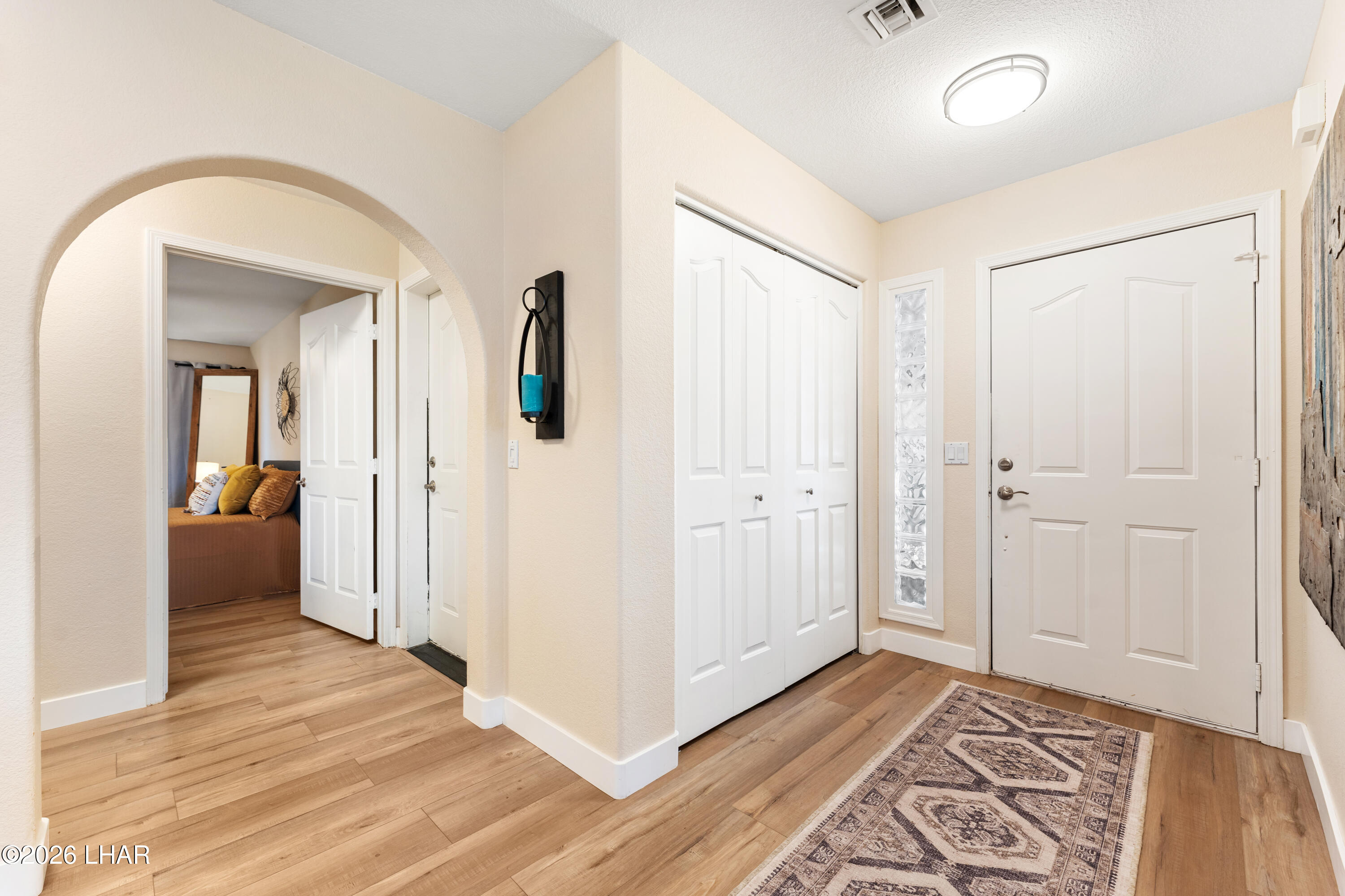 1533 Pebble Dr Property Photo 8