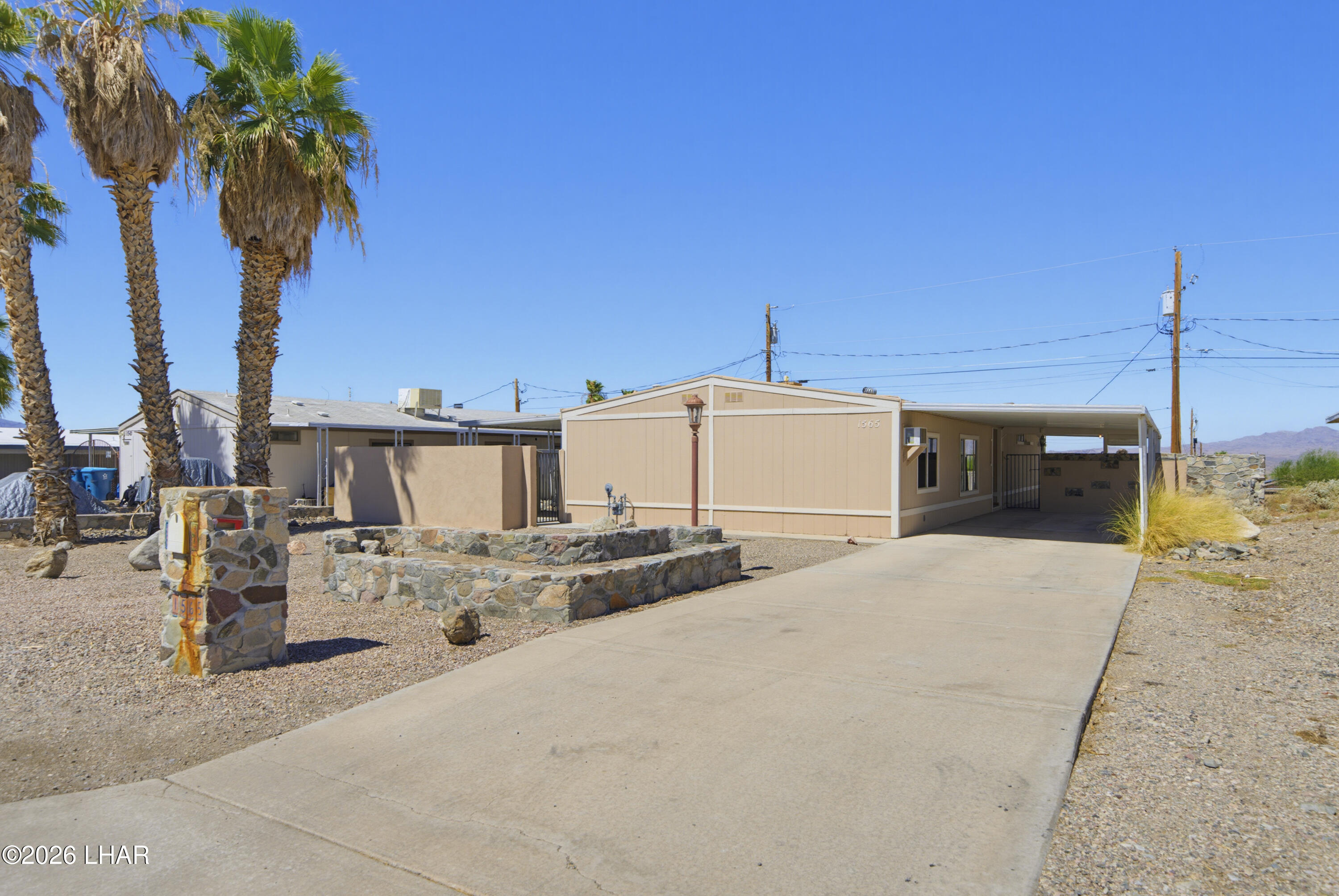 1565 Russell Dr Property Photo 1