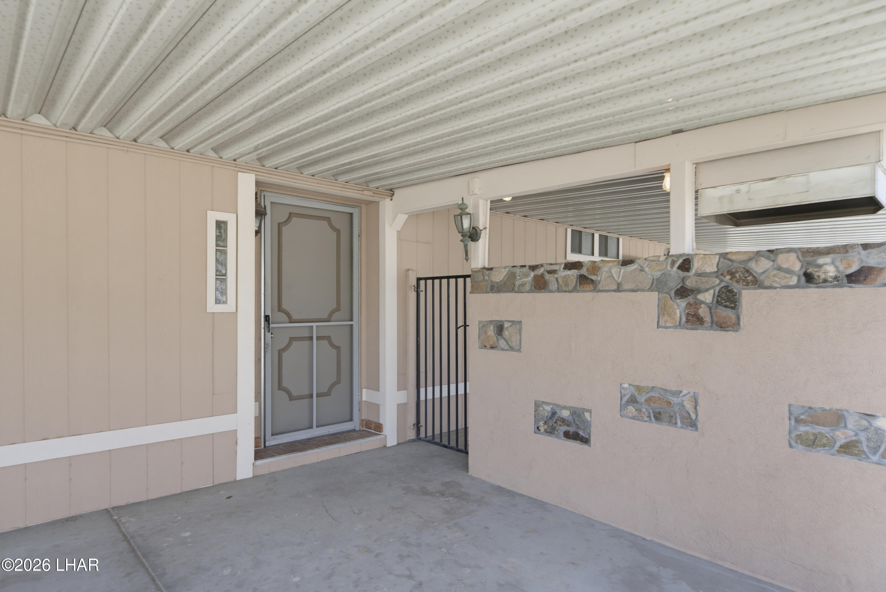 1565 Russell Dr Property Photo 5