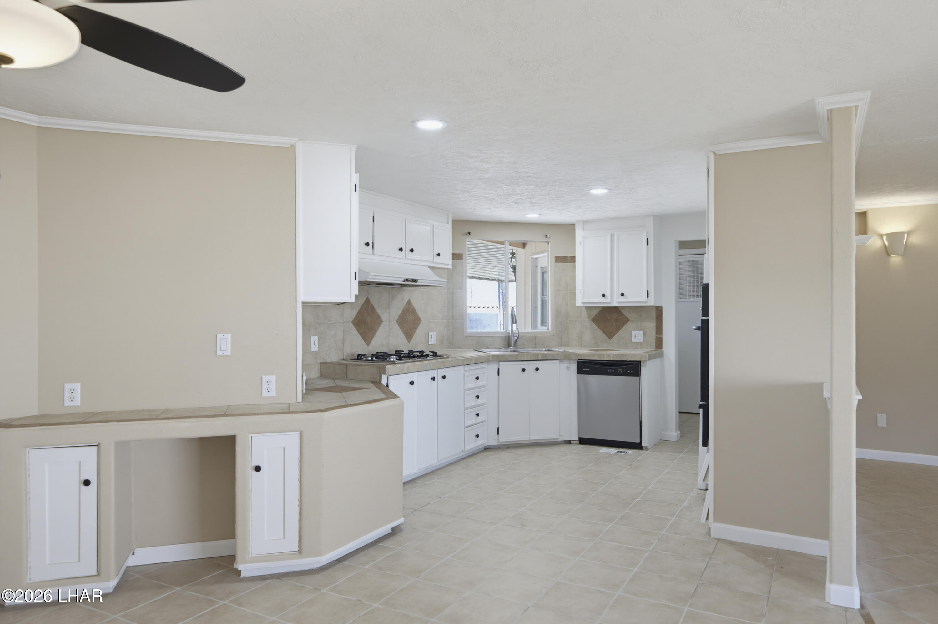 1565 Russell Dr Property Photo 18