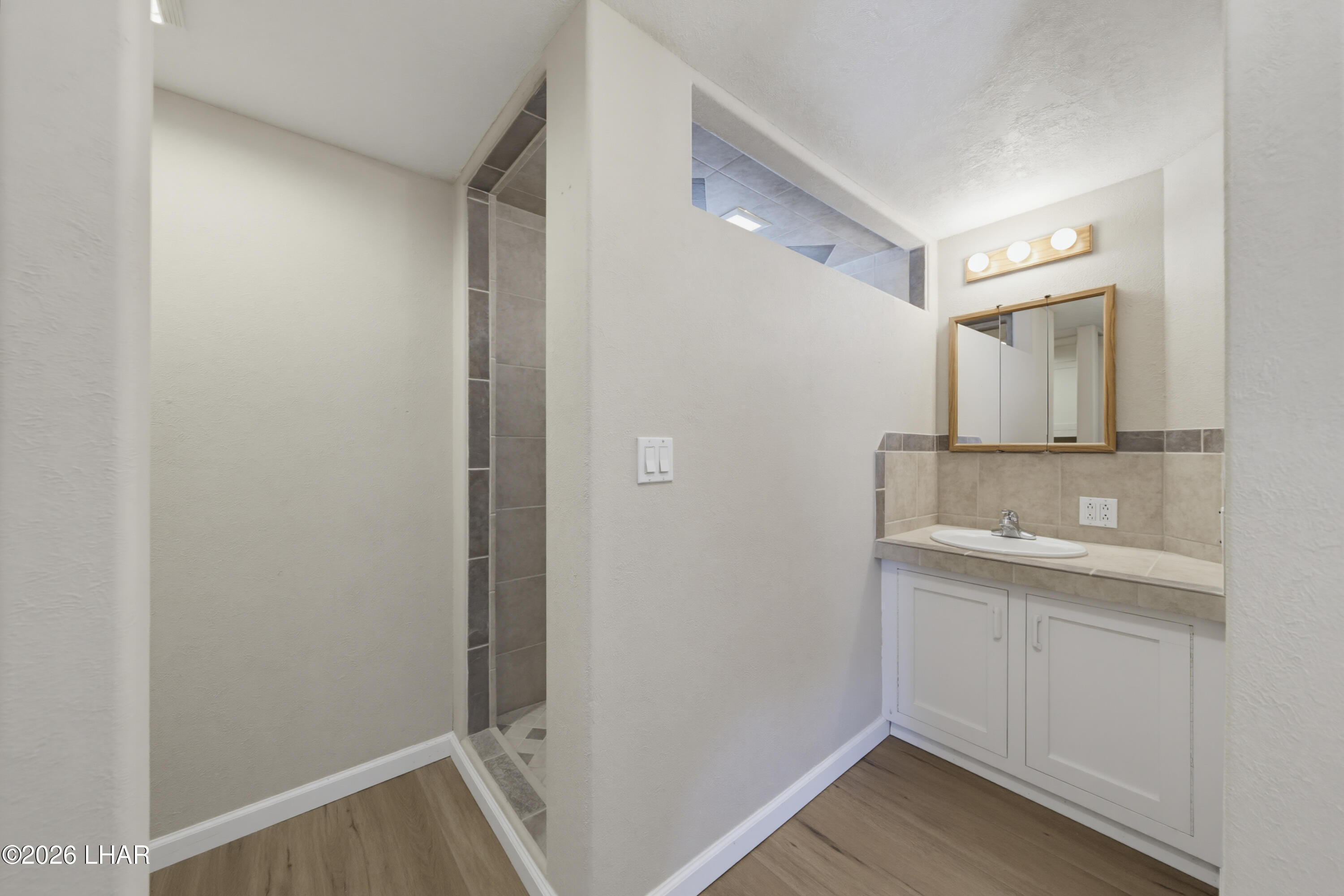 1565 Russell Dr Property Photo 22