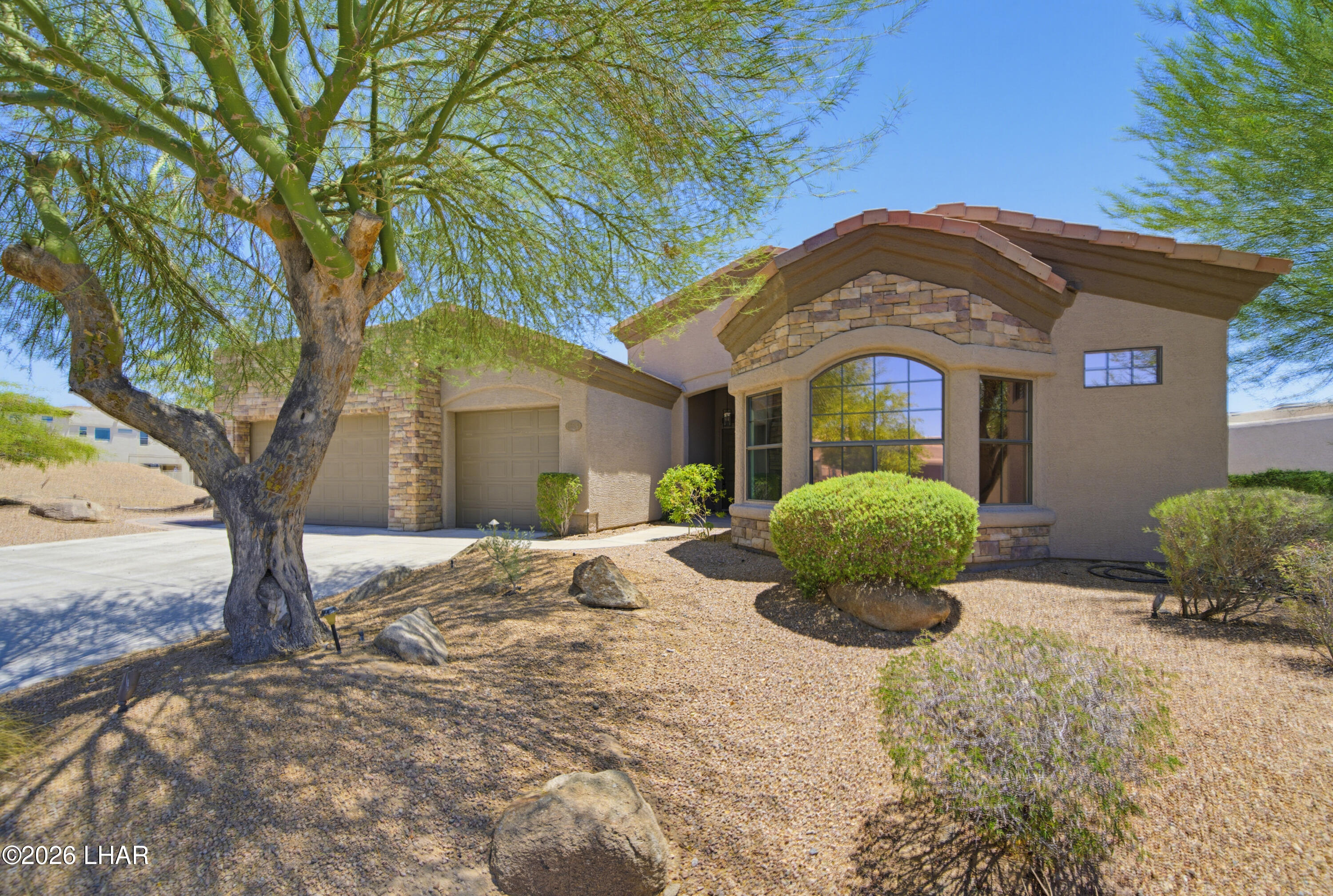 1854 E Troon Dr Property Photo 8