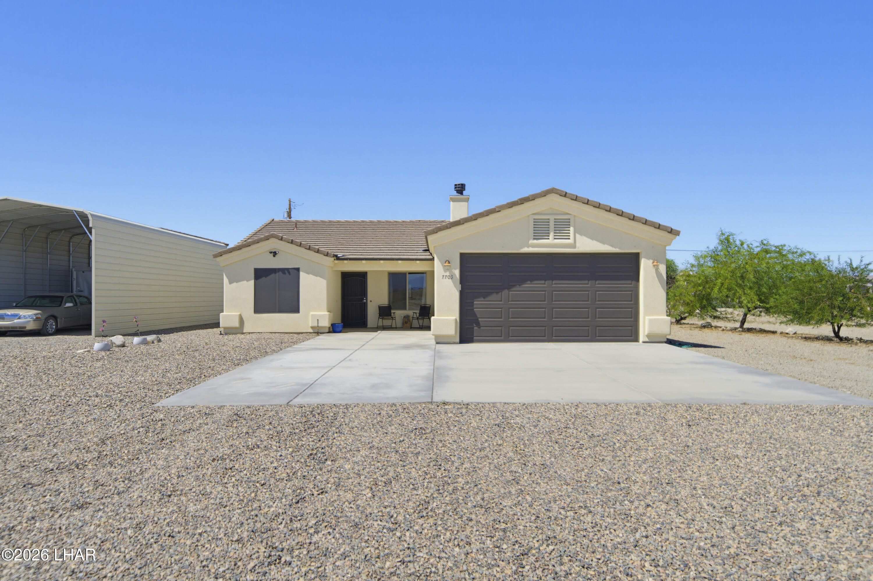 7703 N Rice Dr Property Photo 1