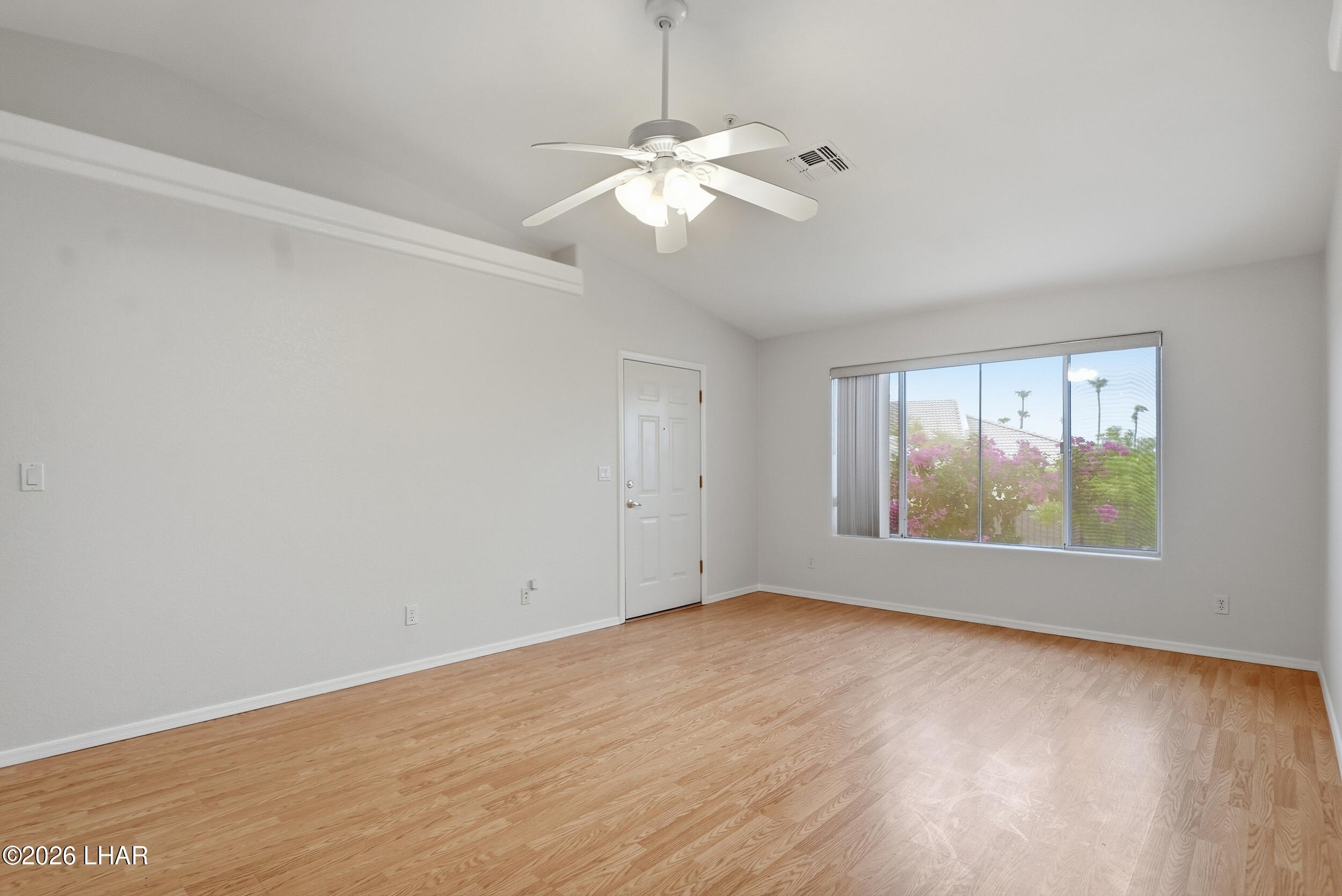 470 Acoma Blvd S 129b Property Photo 6