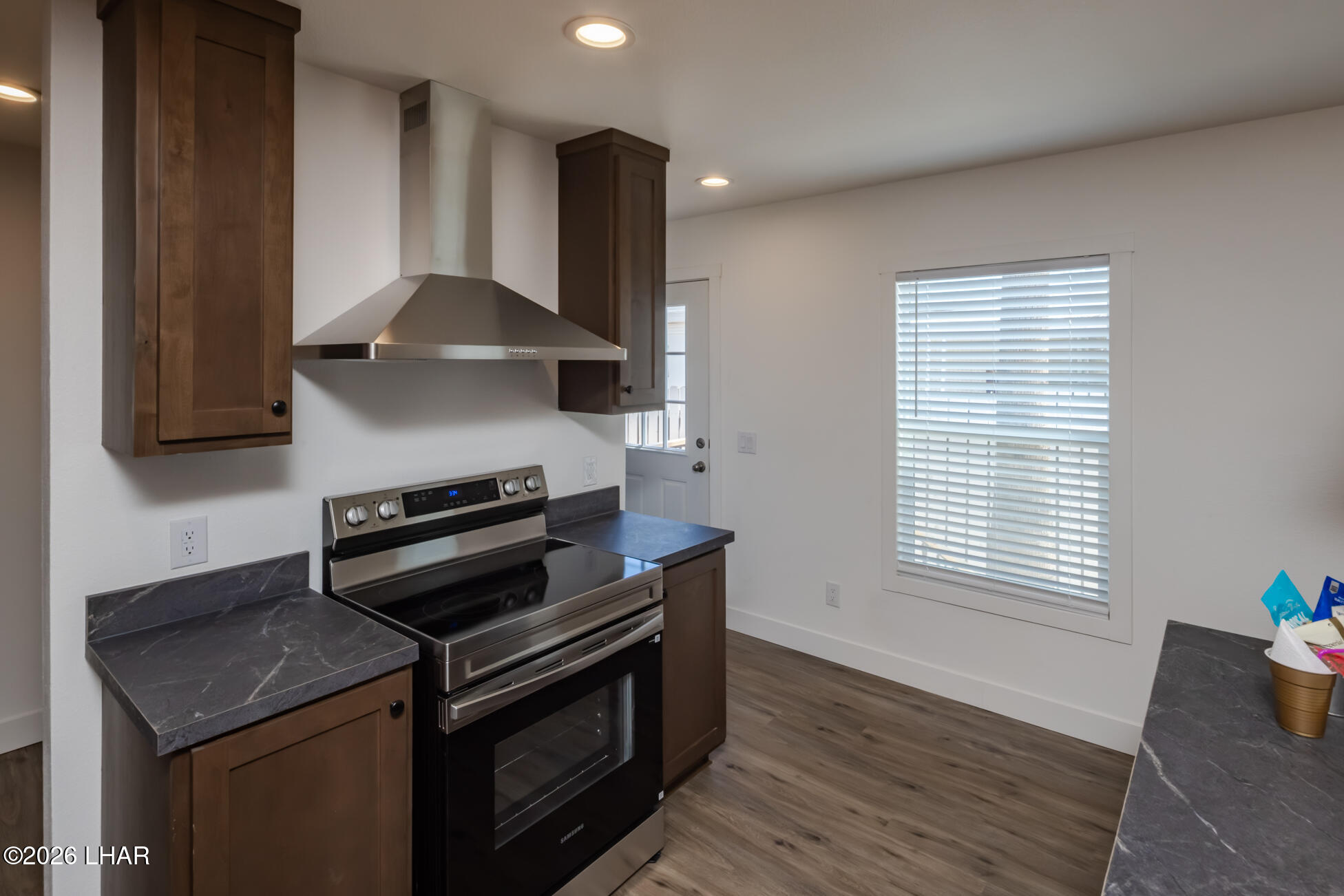 1100 Riverside Dr 118 Property Photo 16