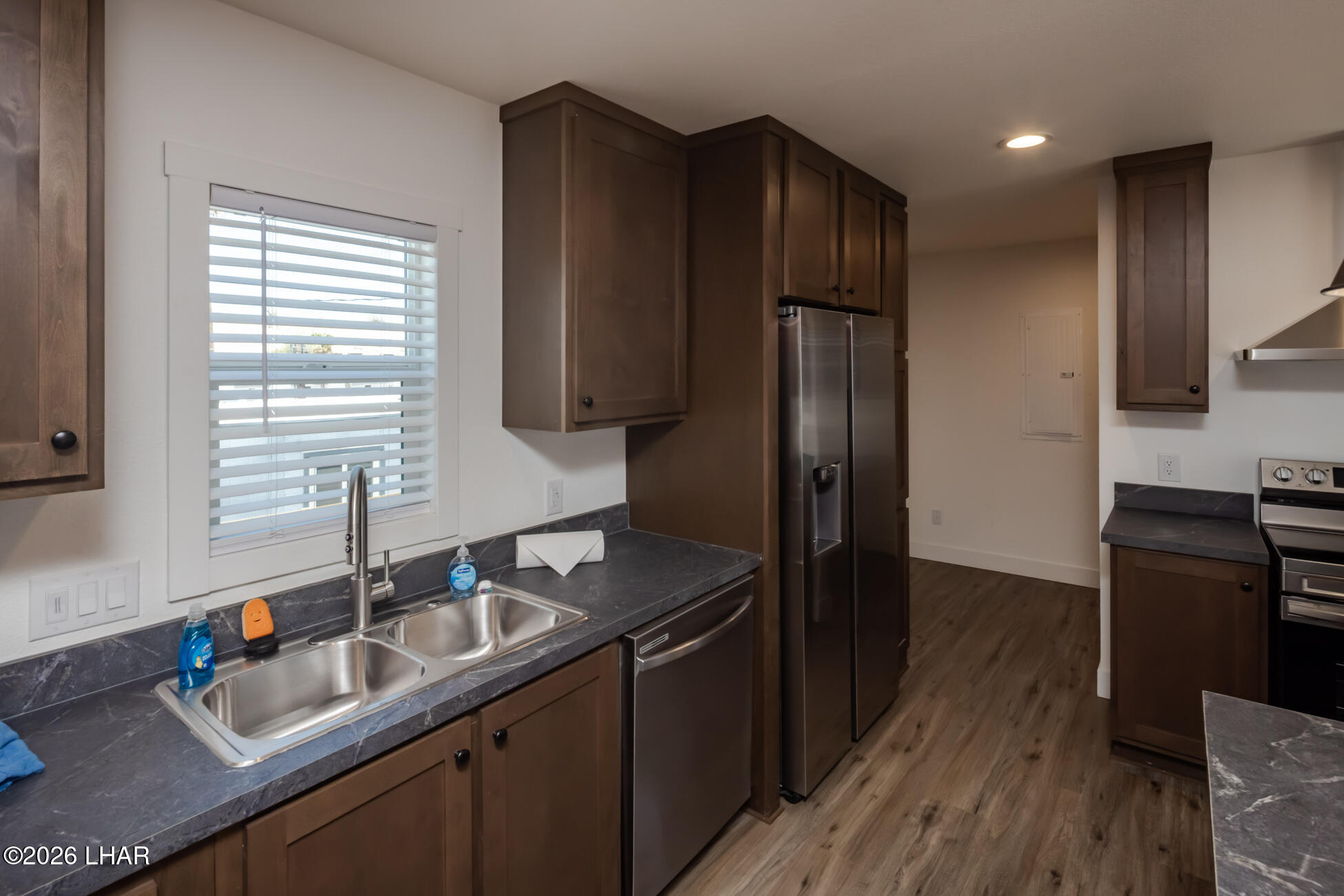 1100 Riverside Dr 118 Property Photo 17