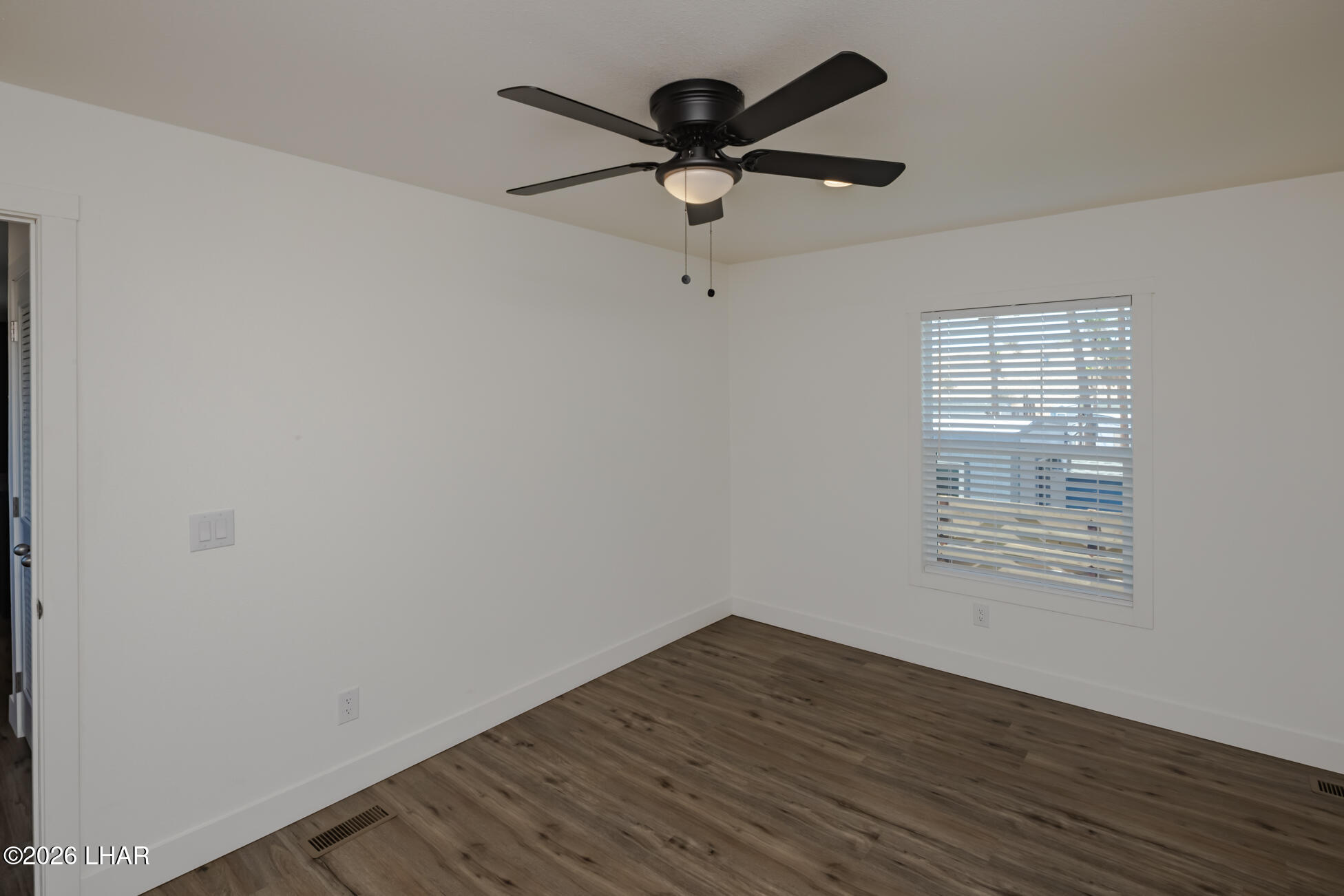 1100 Riverside Dr 118 Property Photo 19