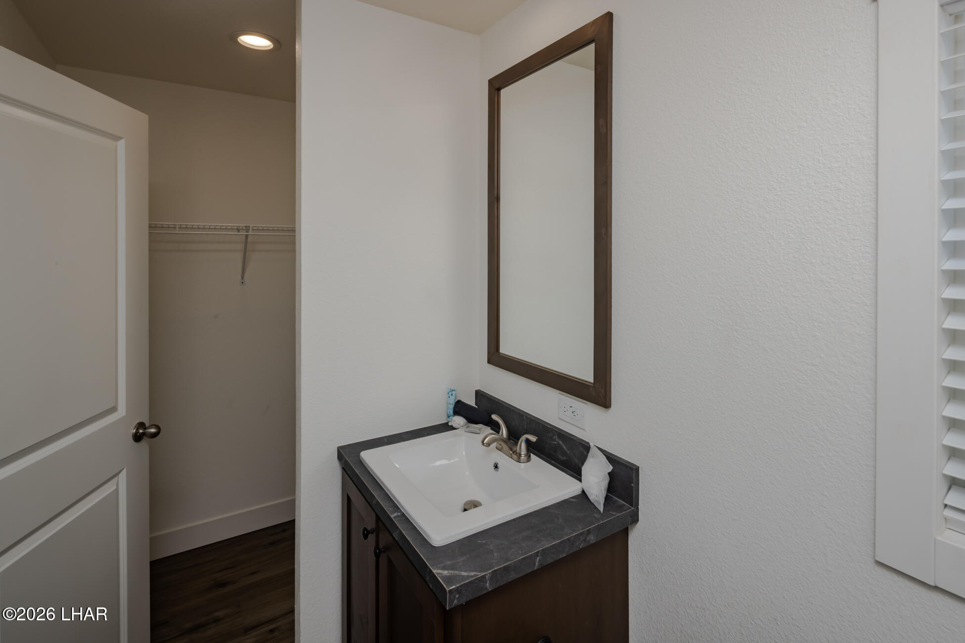 1100 Riverside Dr 118 Property Photo 21