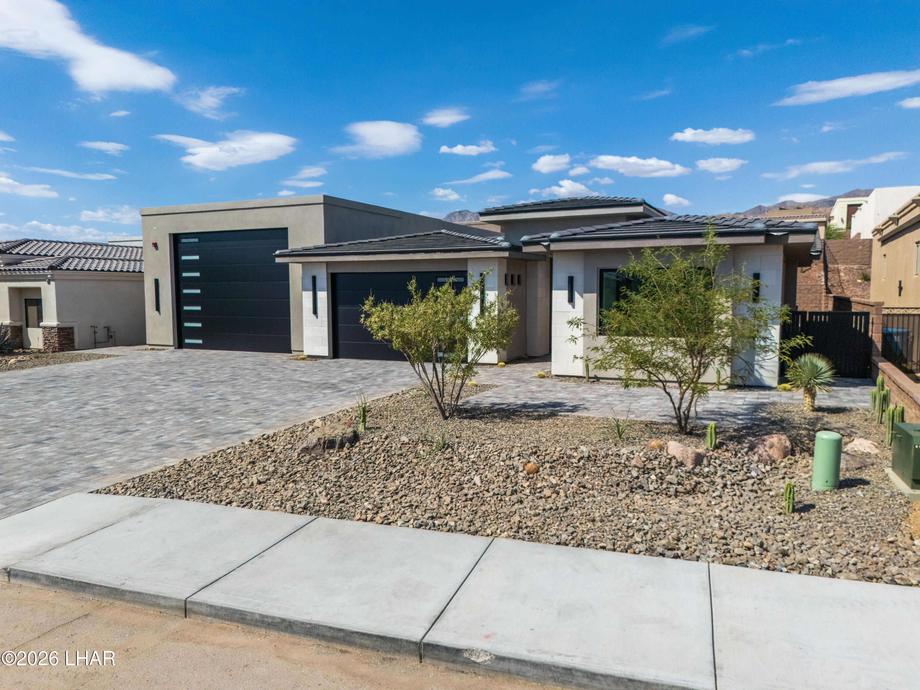 6873 Avienda De Los Foothills Property Photo 3