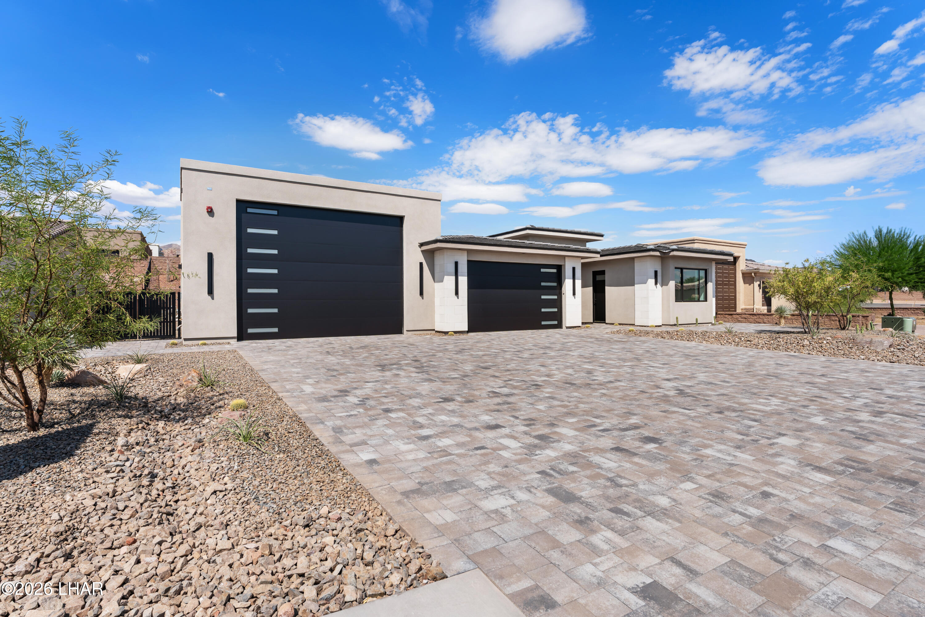6873 Avienda De Los Foothills Property Photo 4
