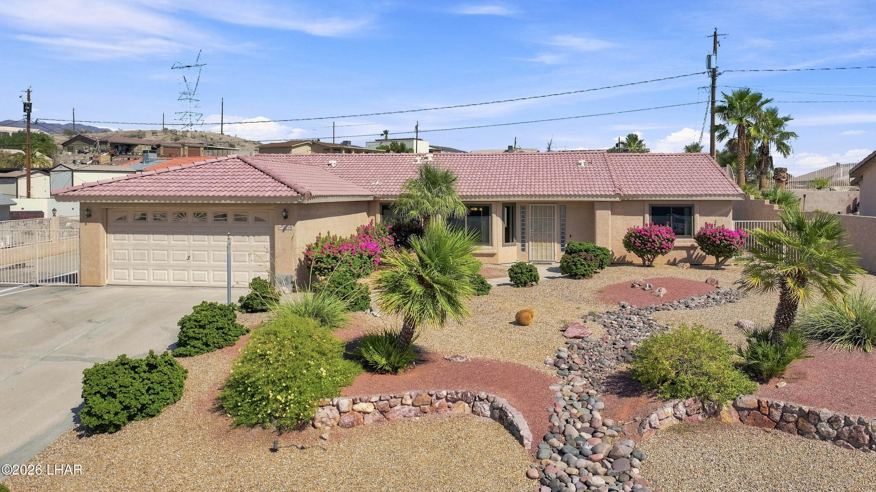 3048 Mirage Dr Property Photo 2