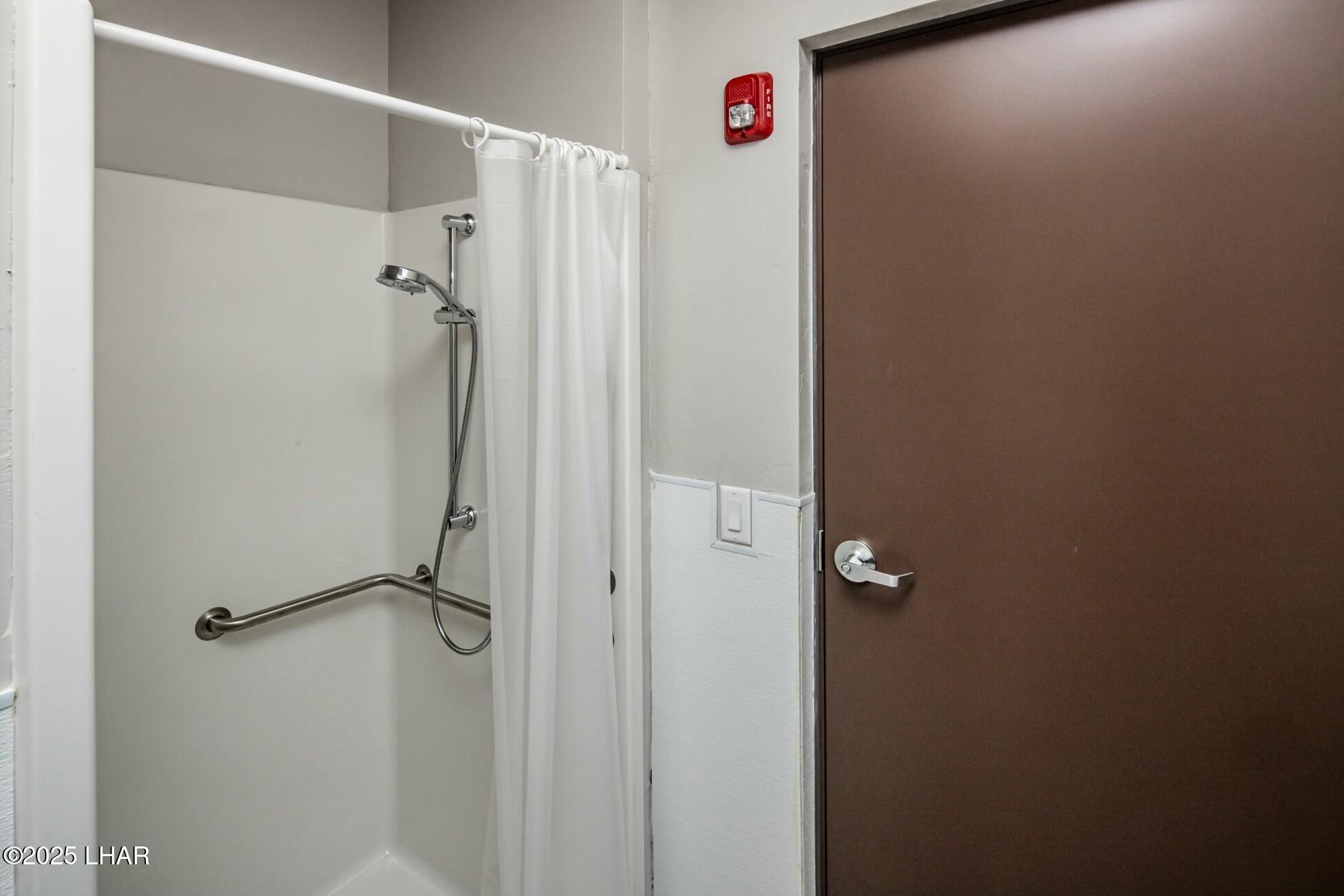 80 Retail Centre Blvd E105 Property Photo 6