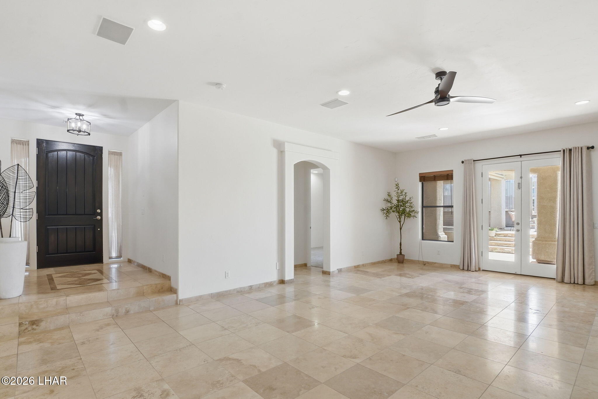 2500 Saratoga Ave Property Photo 5