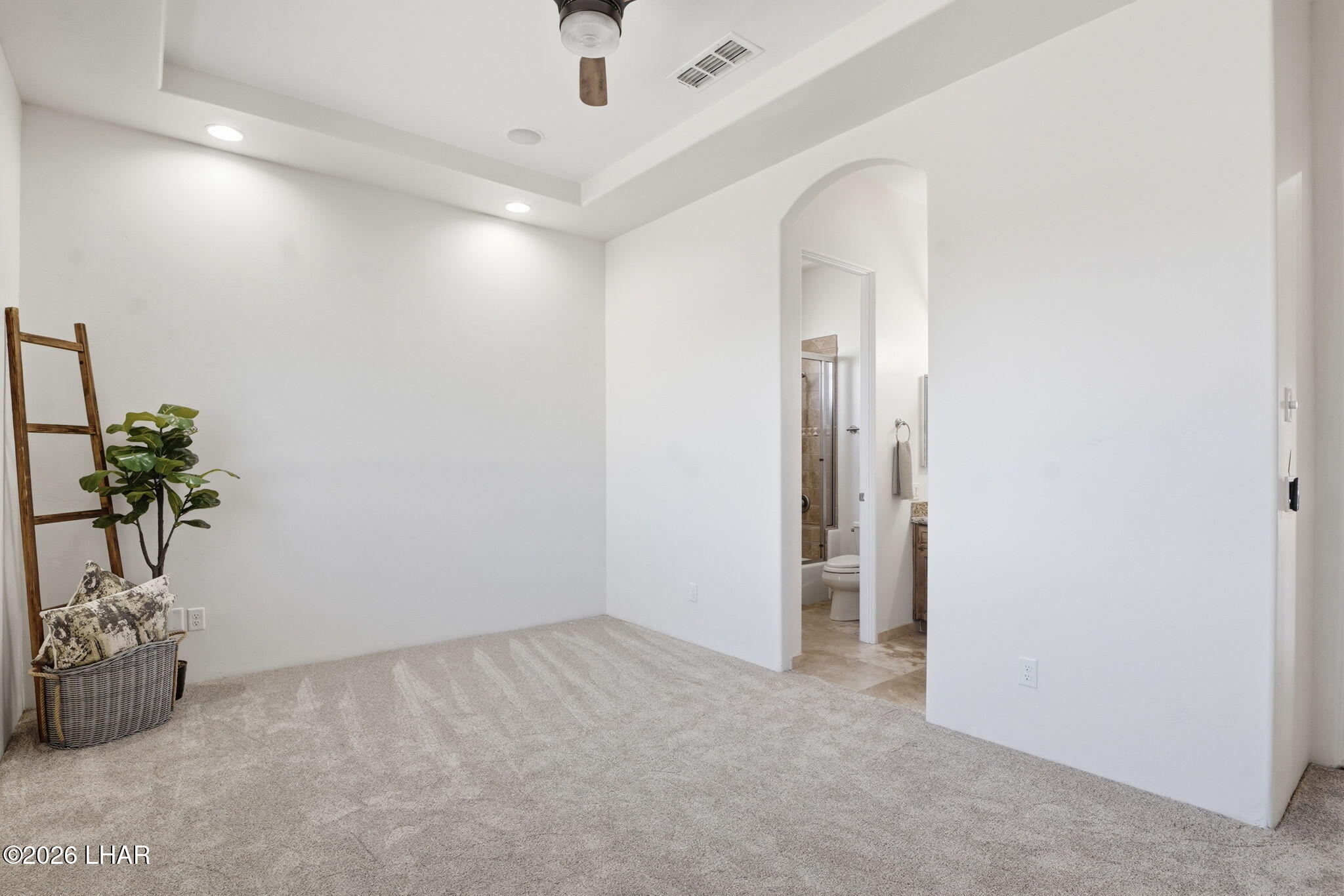 2500 Saratoga Ave Property Photo 28