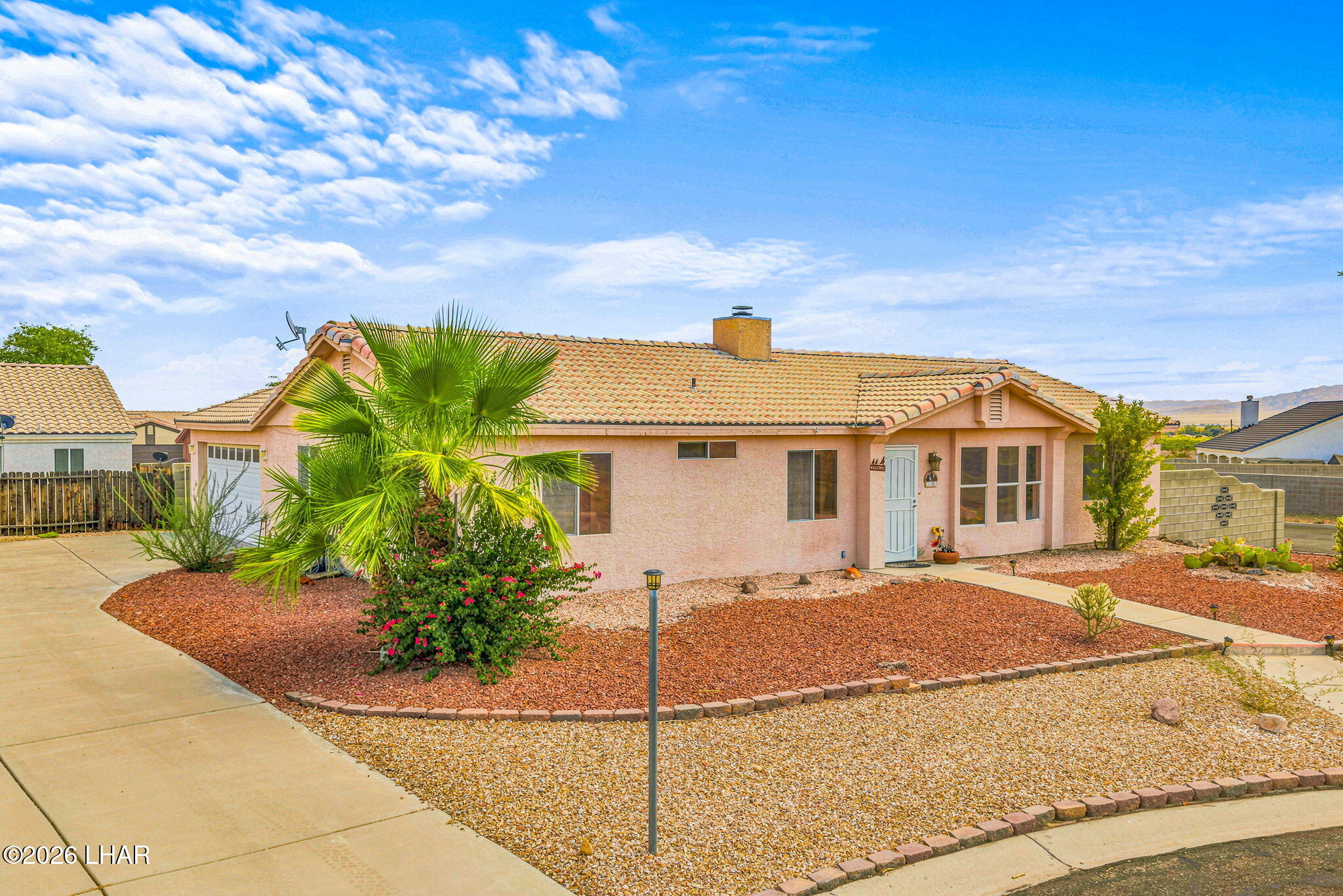 2250 E Oleander Ct Property Photo 2