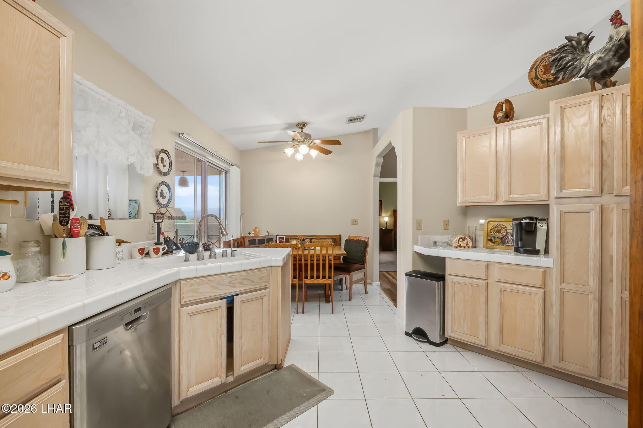 2250 E Oleander Ct Property Photo 15