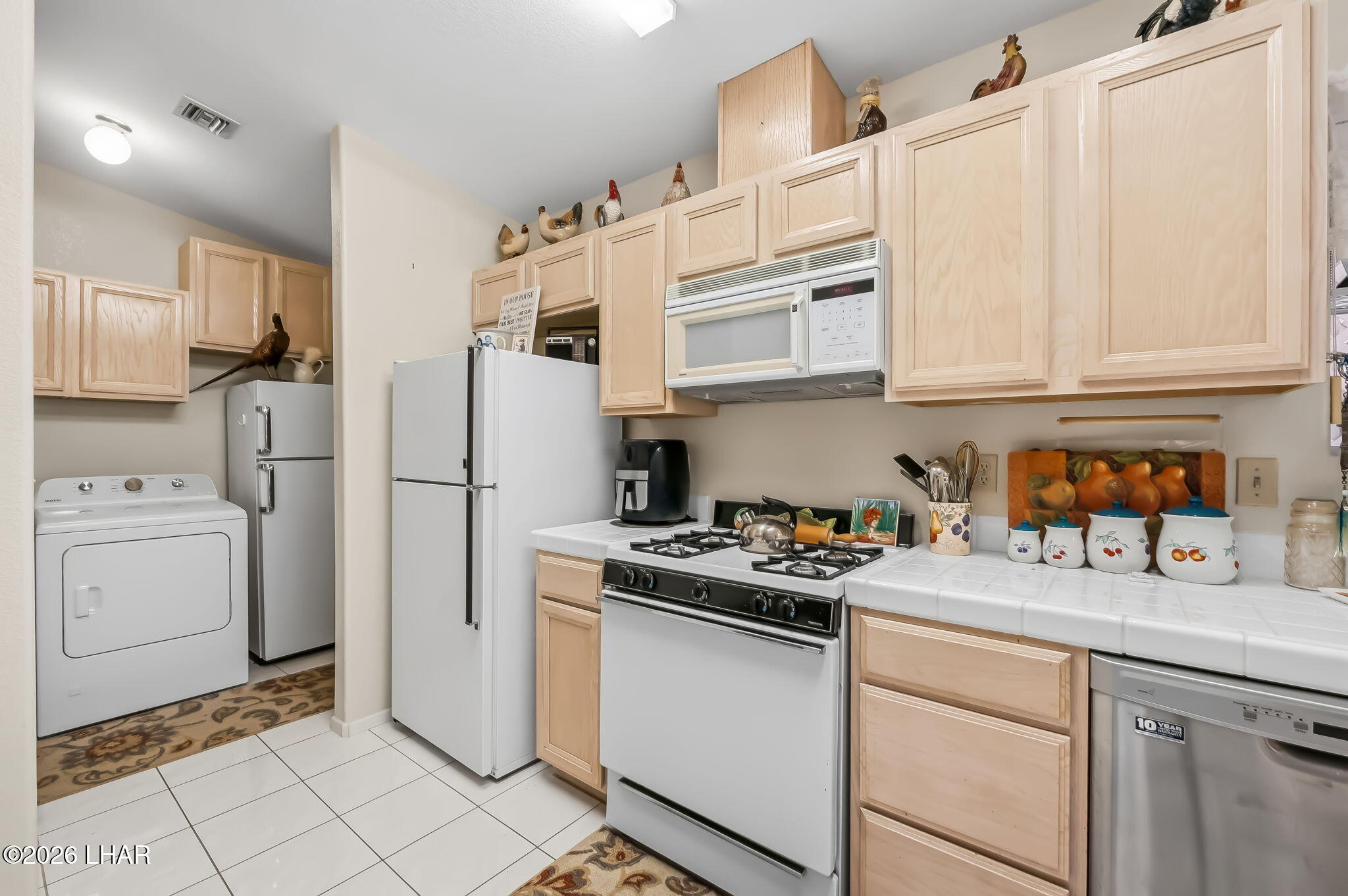 2250 E Oleander Ct Property Photo 17