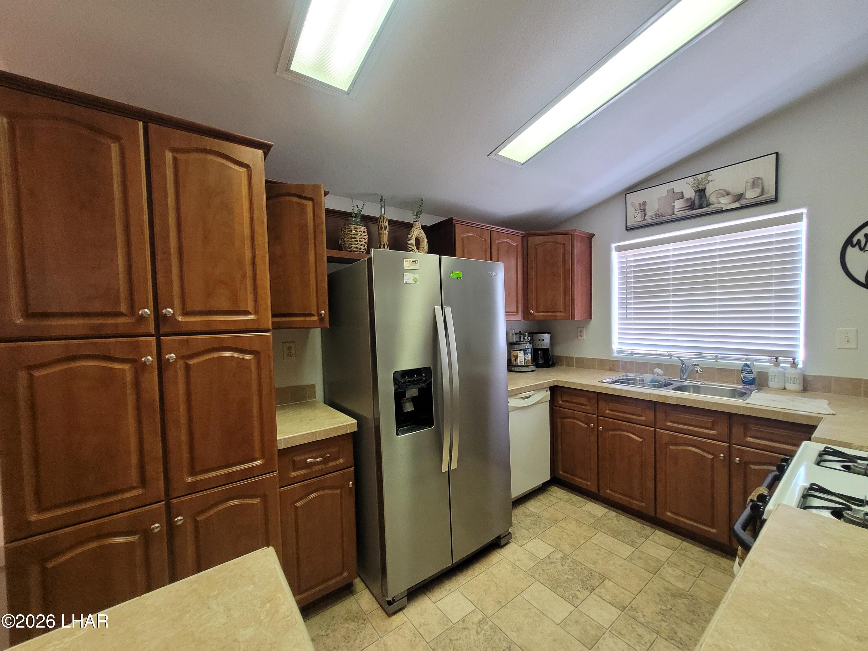 1600 Sea Knight Dr Property Photo 8