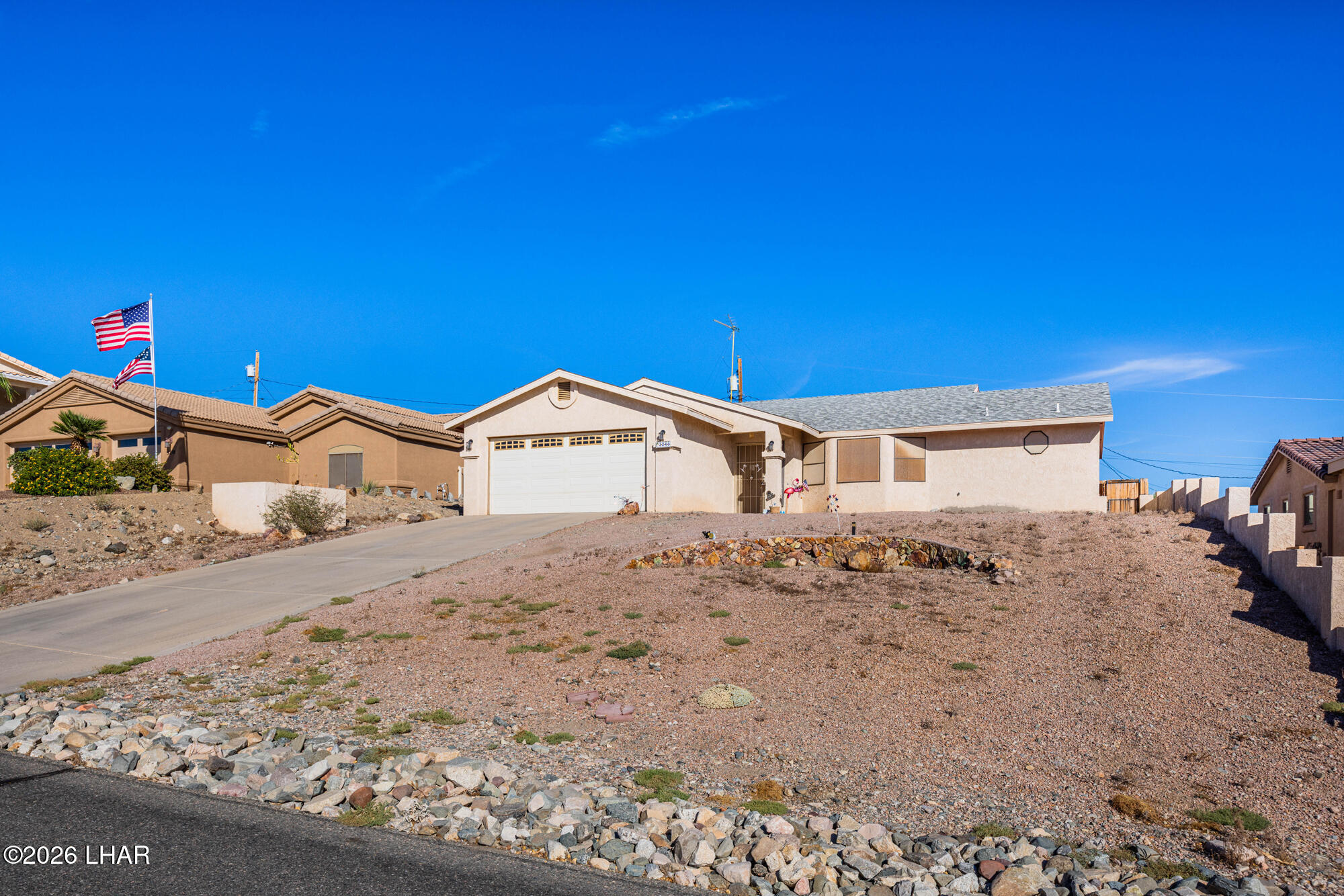 3240 Palm Tree Dr Property Photo 2