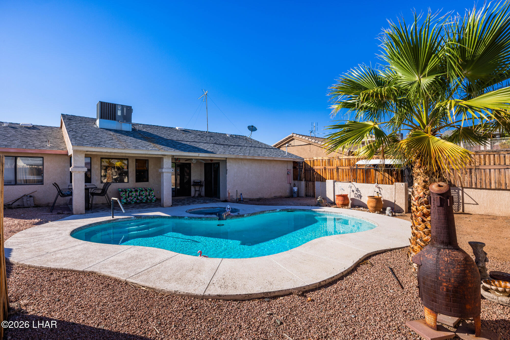 3240 Palm Tree Dr Property Photo 3