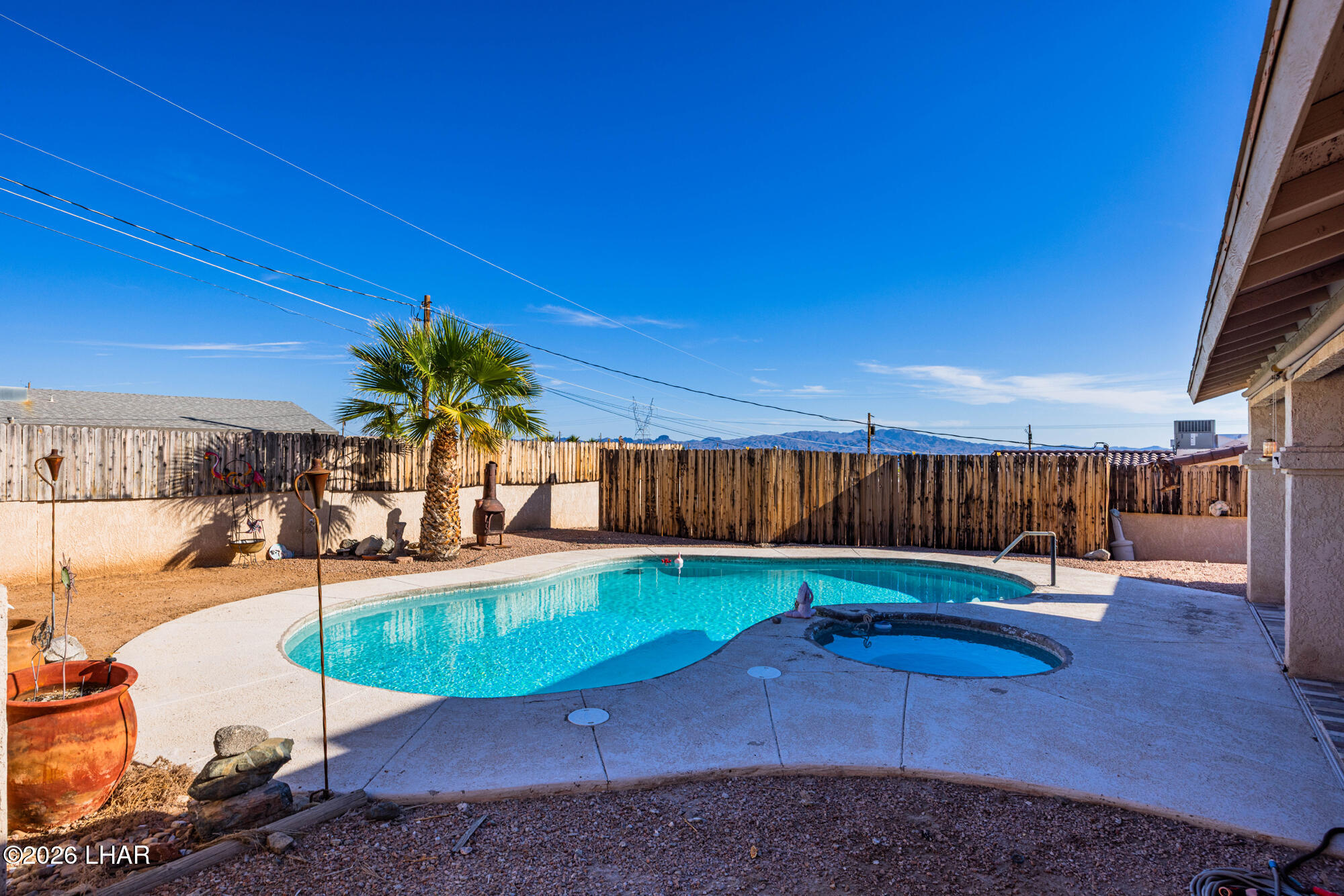 3240 Palm Tree Dr Property Photo 8