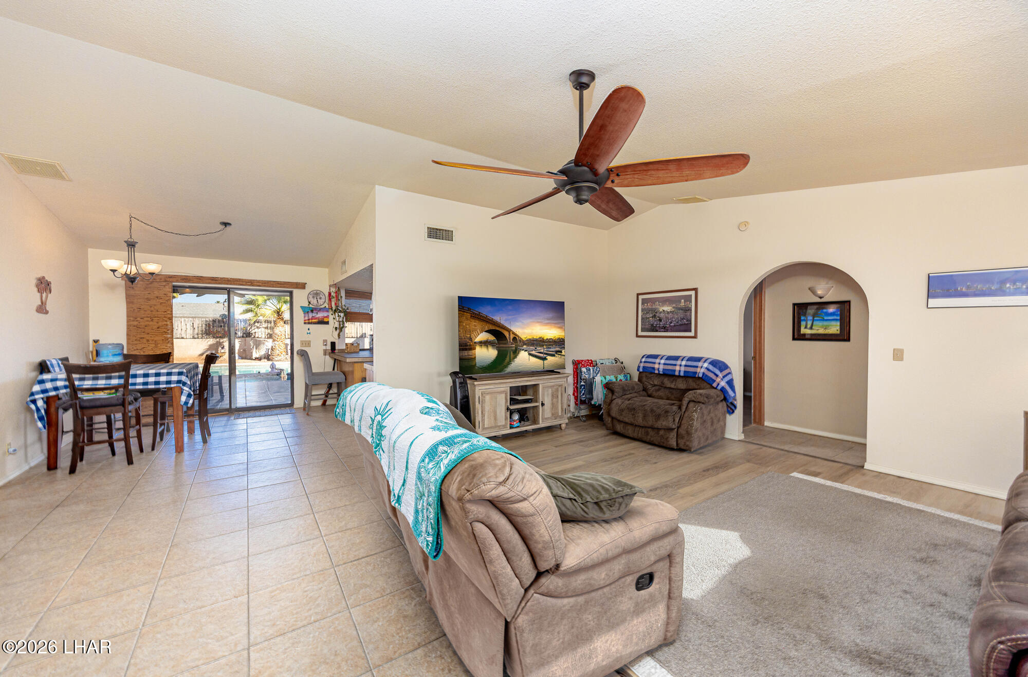 3240 Palm Tree Dr Property Photo 12