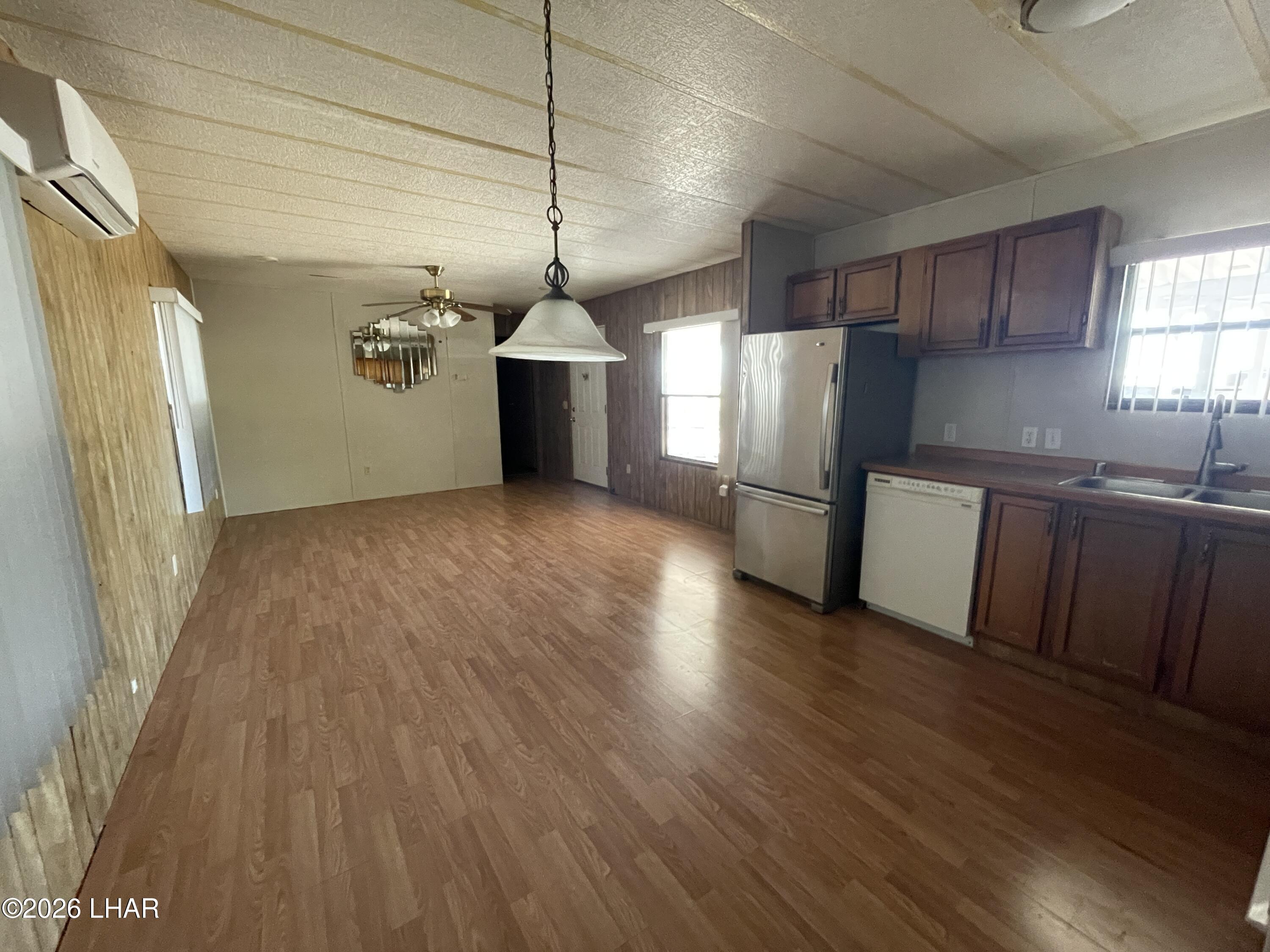 2575 Donna Dr Property Photo 3