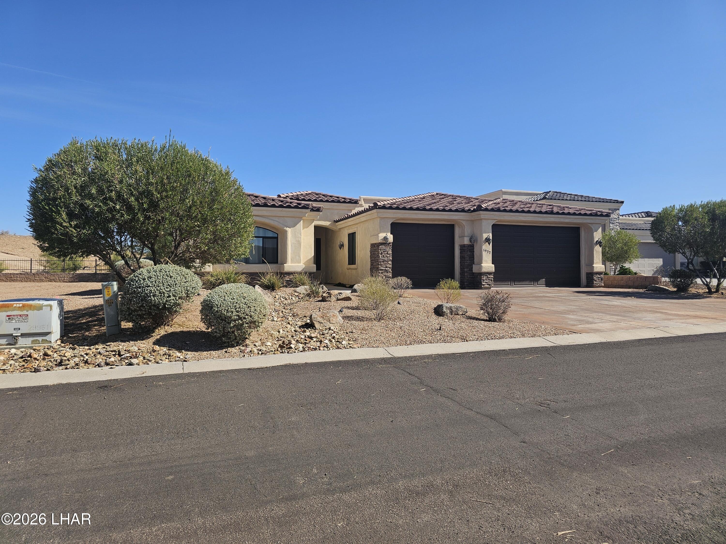 1977 E Troon Dr Property Photo 1