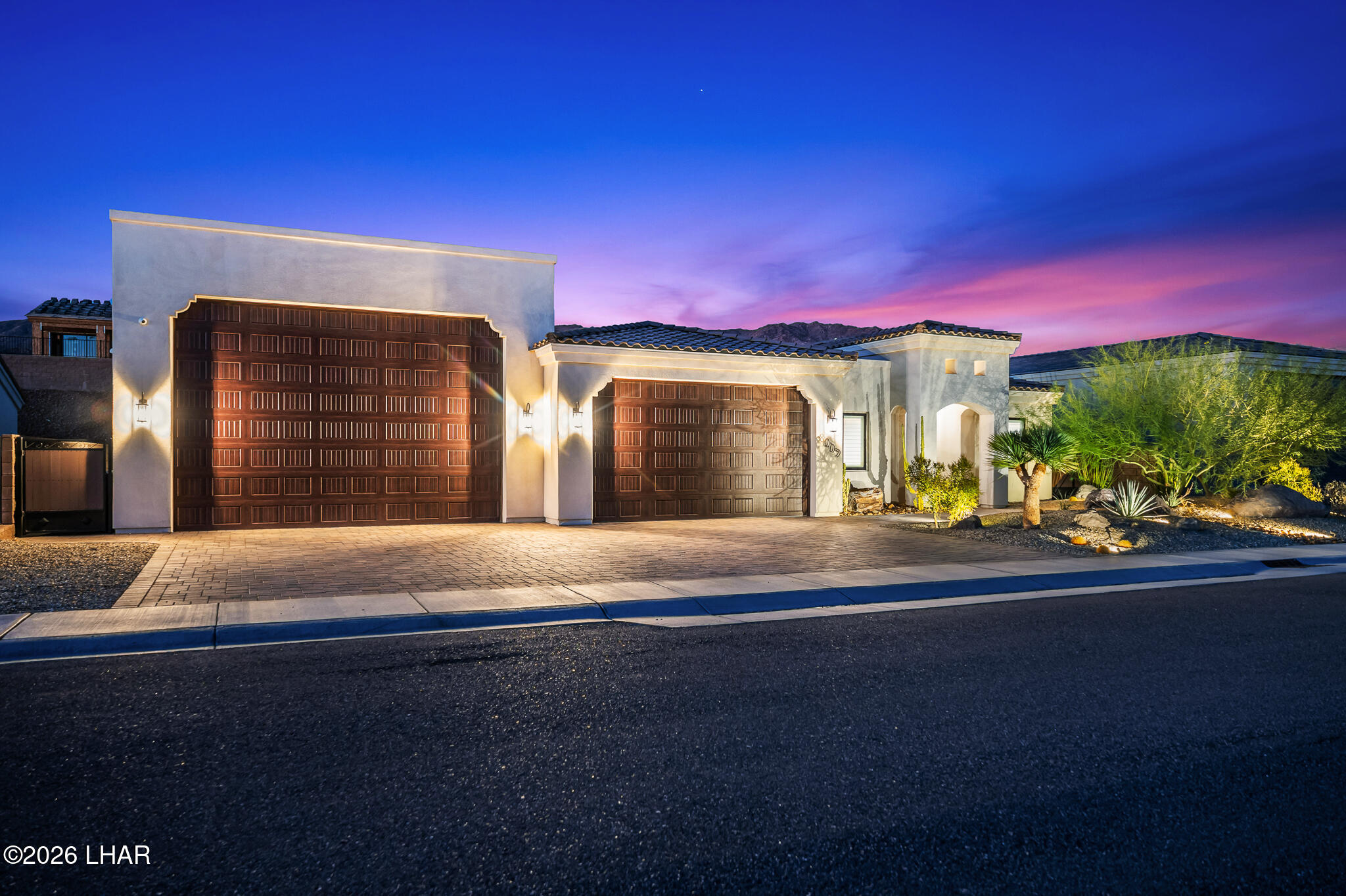 8009 Corte De Las Colinas Property Photo 1