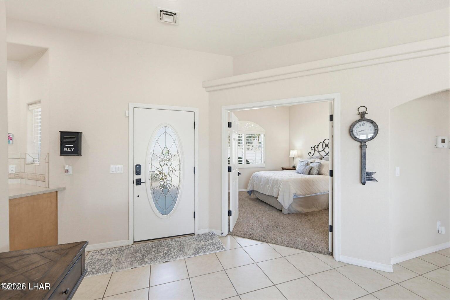 2470 Snead Dr Property Photo 4