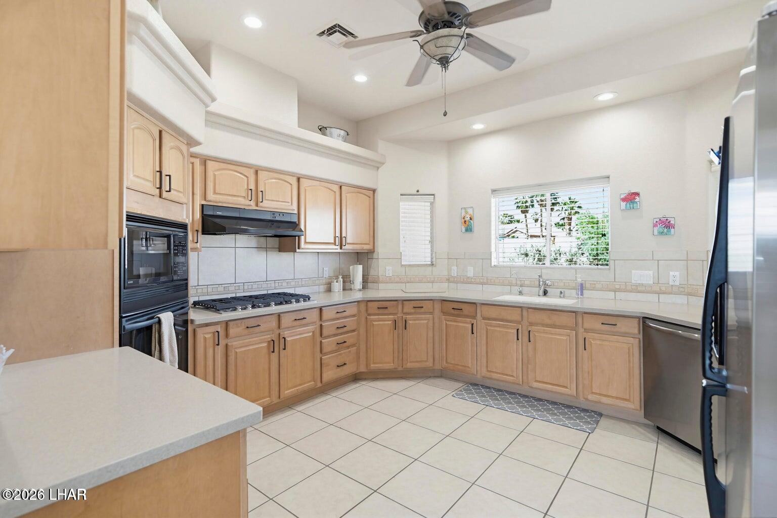2470 Snead Dr Property Photo 15