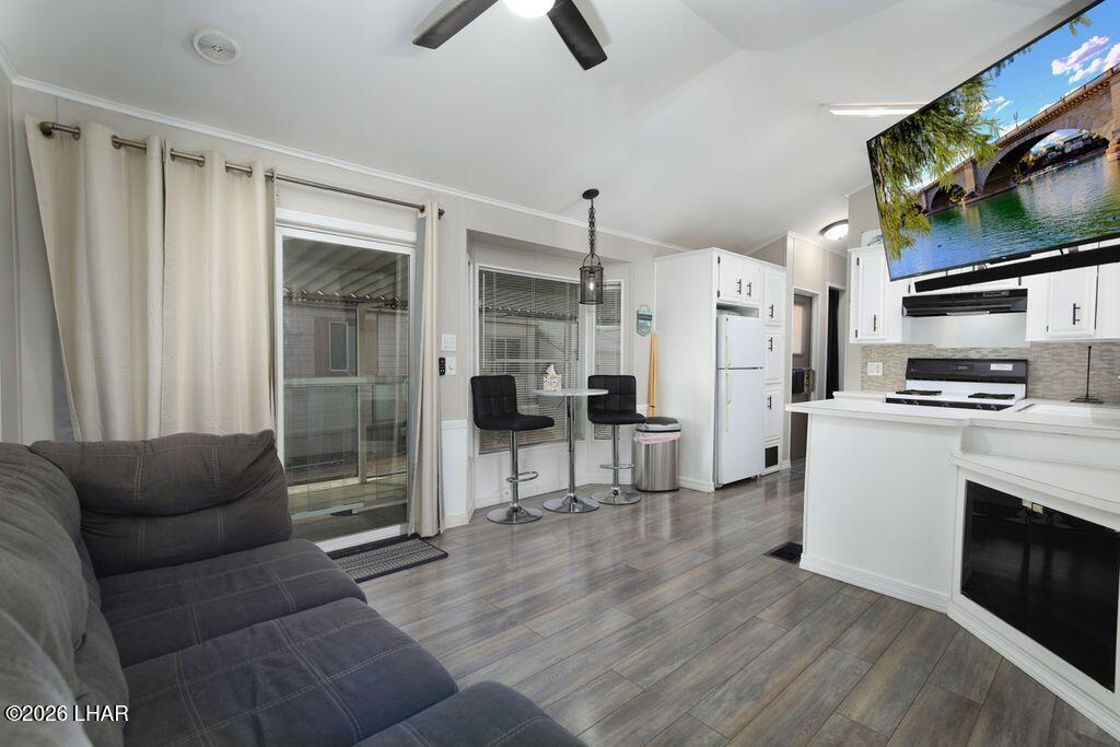555 Beachcomber Blvd 231 Property Photo 6
