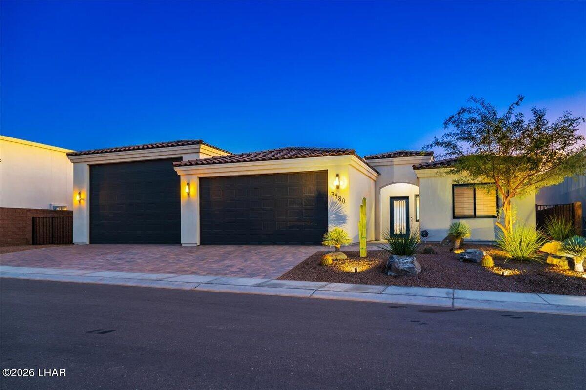 7980 Plaza De Los Pajaros Property Photo 7