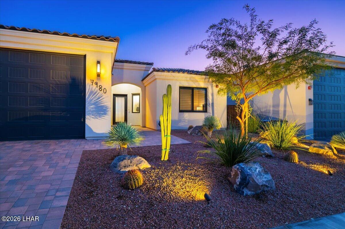 7980 Plaza De Los Pajaros Property Photo 8