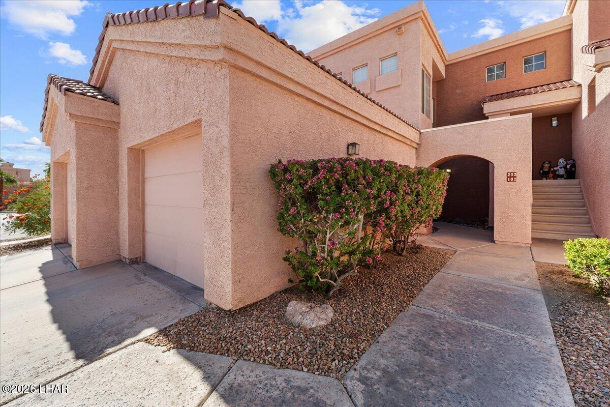 1650 S Smoketree Ave S 102 Property Photo 3