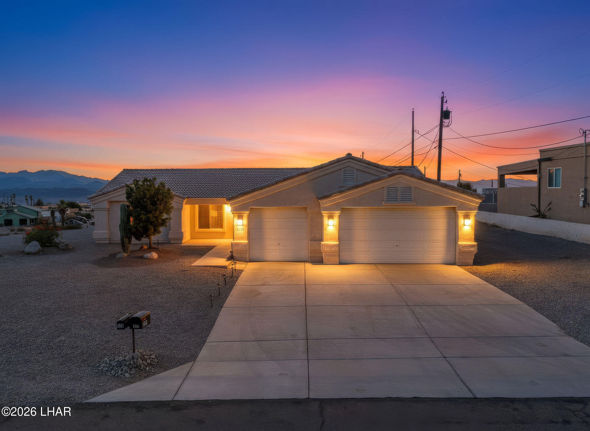 701 Desert View Dr Property Photo 1