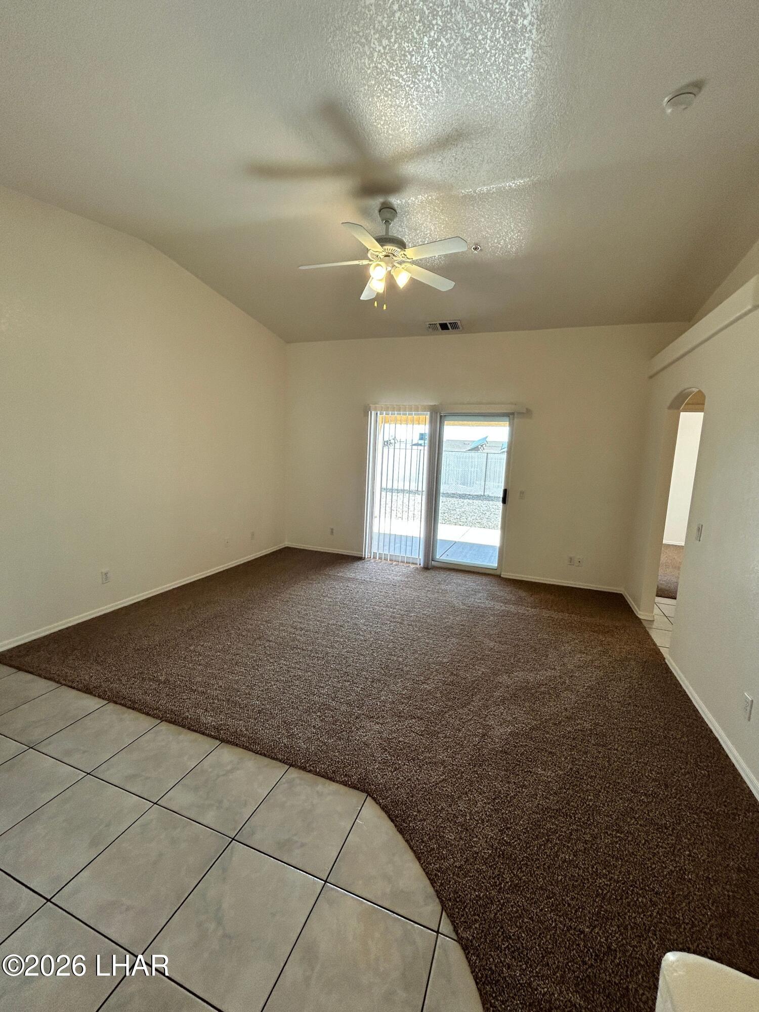 425 Hummingbird Dr Property Photo 6