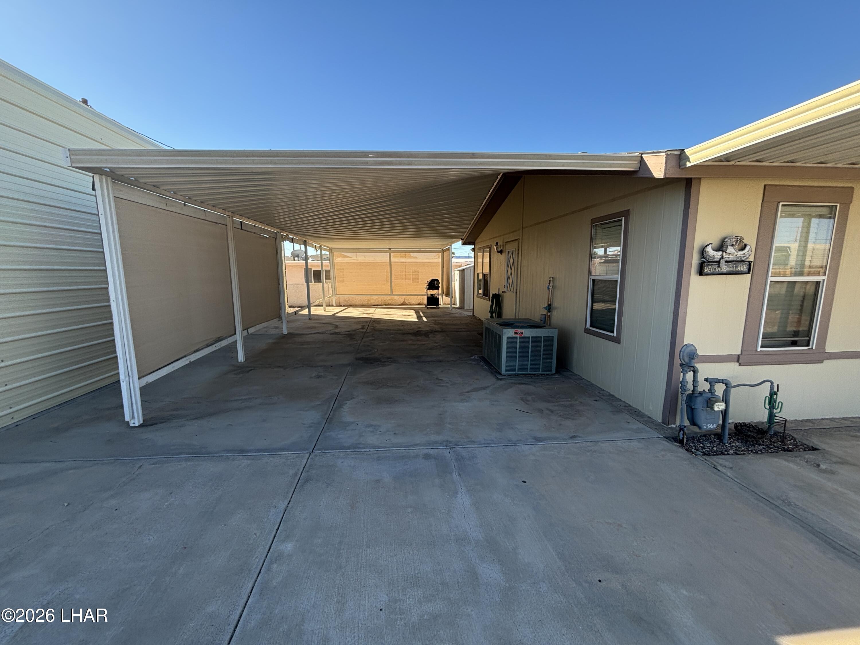 2560 James Dr Property Photo 4