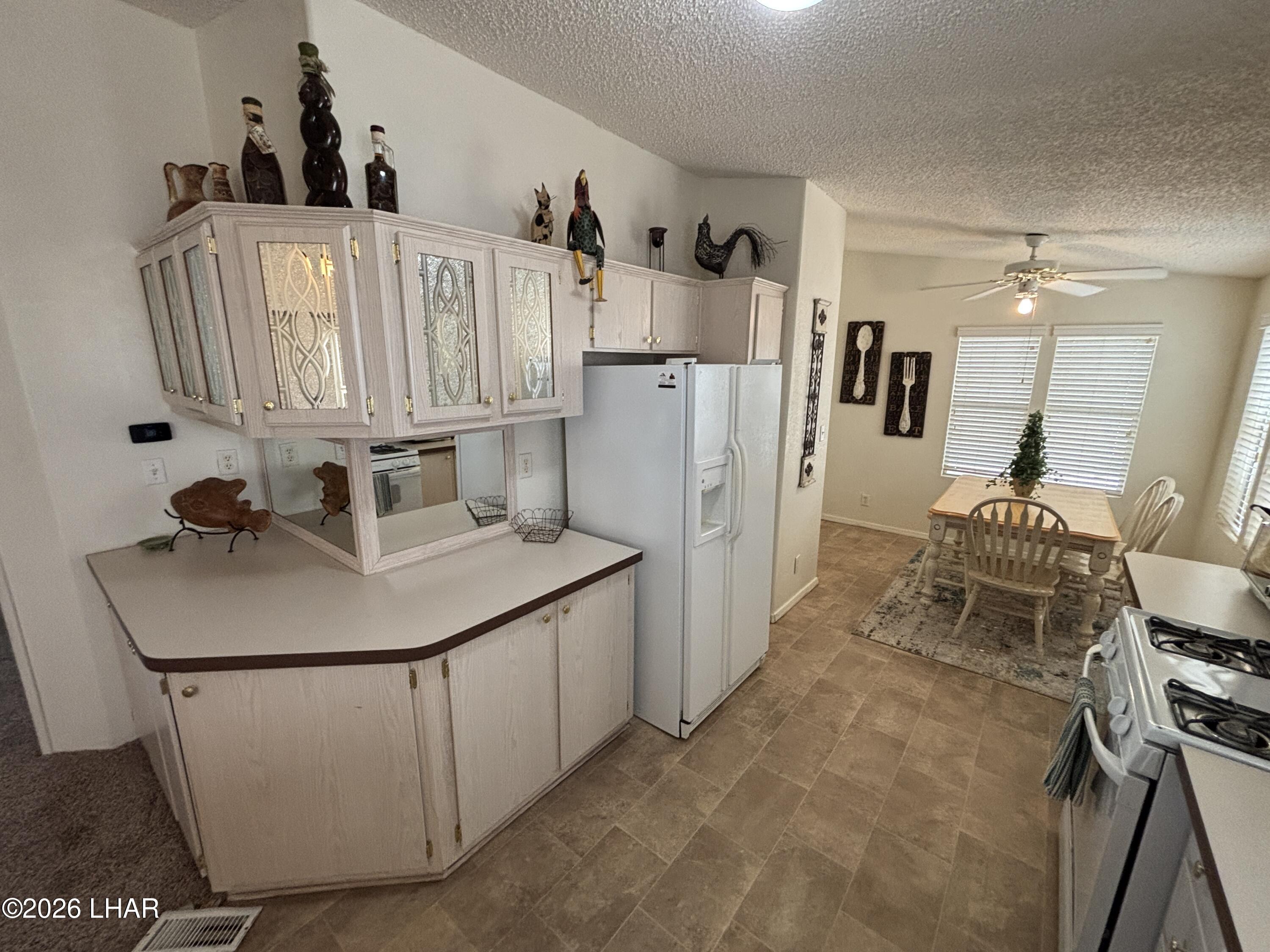 2560 James Dr Property Photo 12