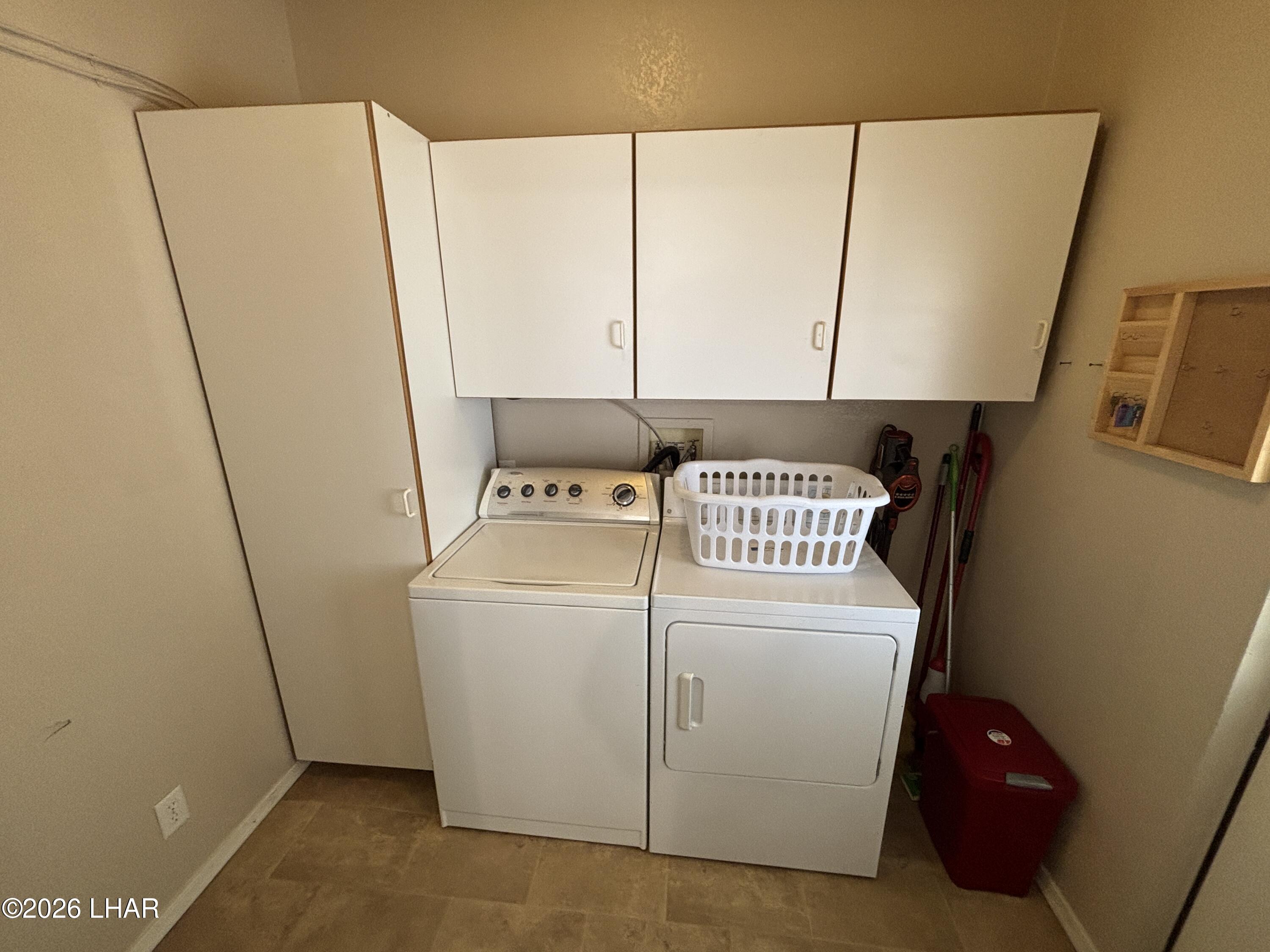 2560 James Dr Property Photo 14
