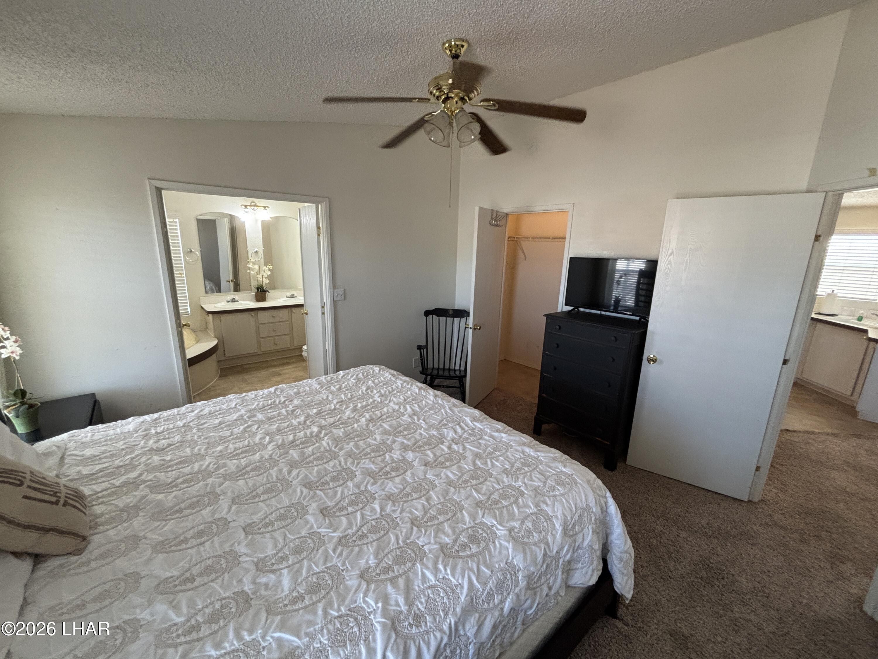2560 James Dr Property Photo 16