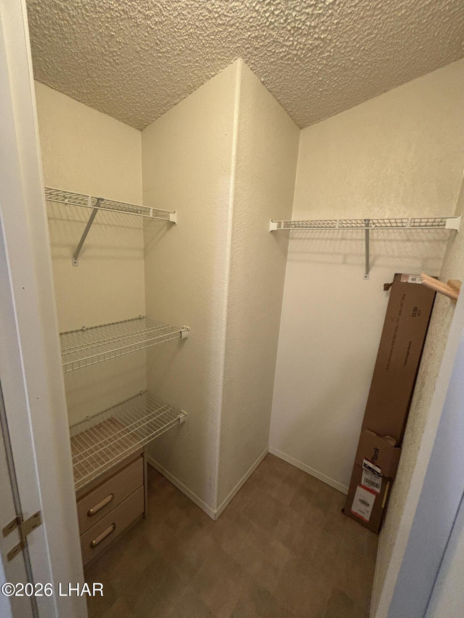 2560 James Dr Property Photo 26