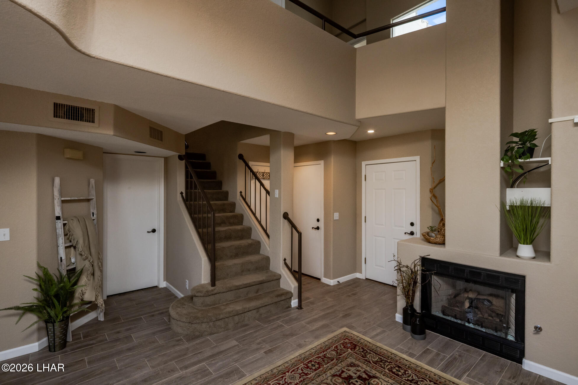 420 Acoma Blvd S 39 Property Photo 7
