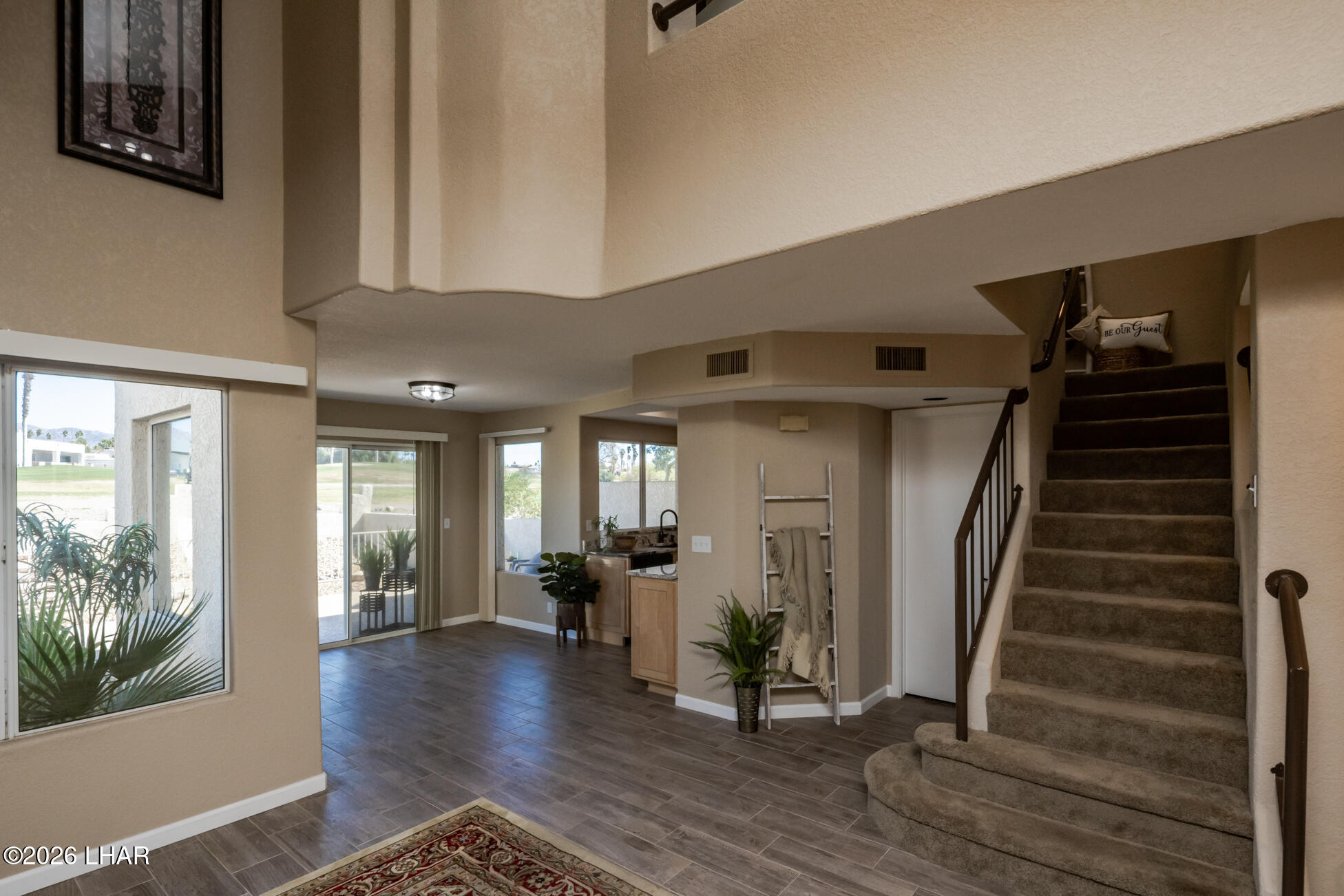 420 Acoma Blvd S 39 Property Photo 8
