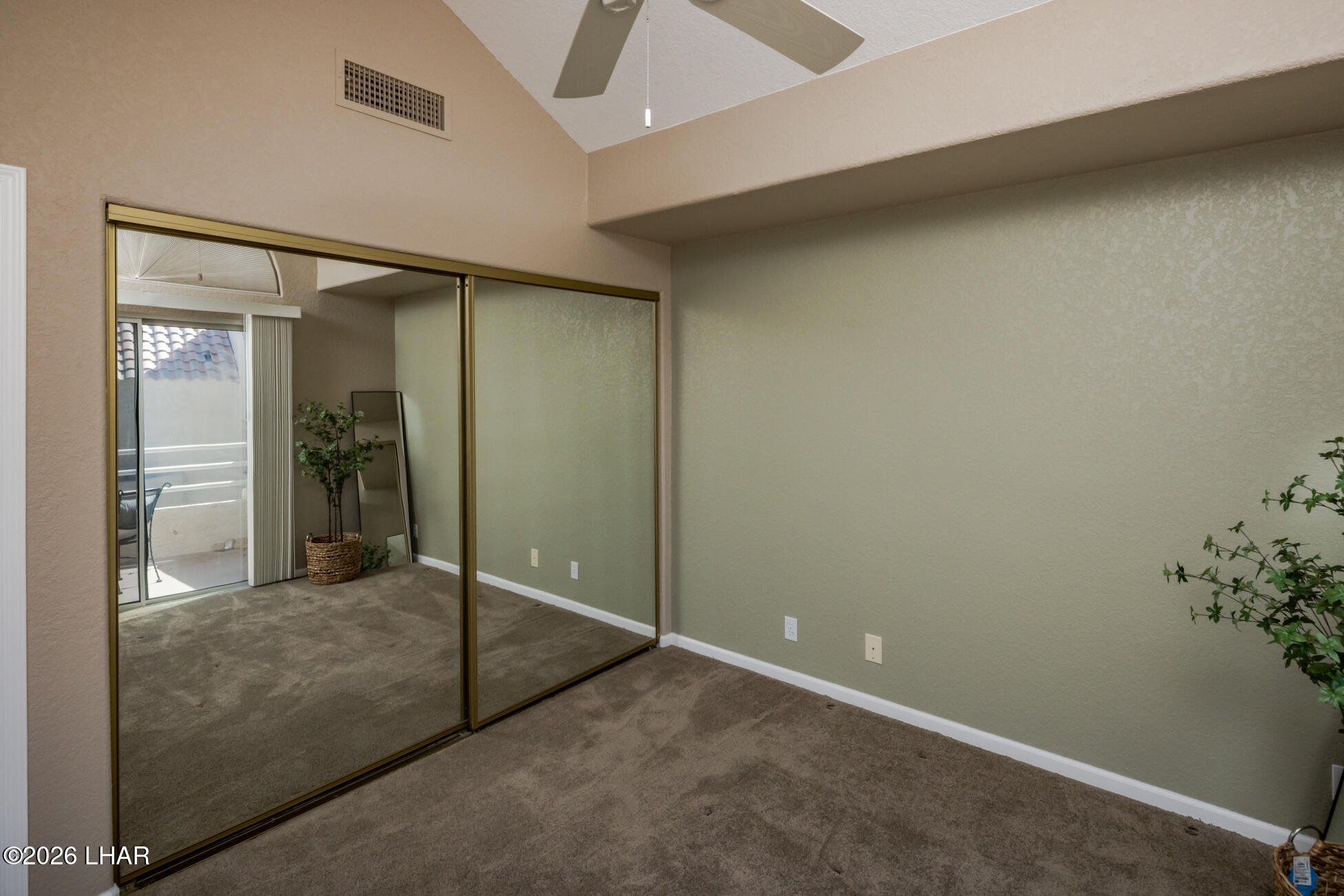 420 Acoma Blvd S 39 Property Photo 26