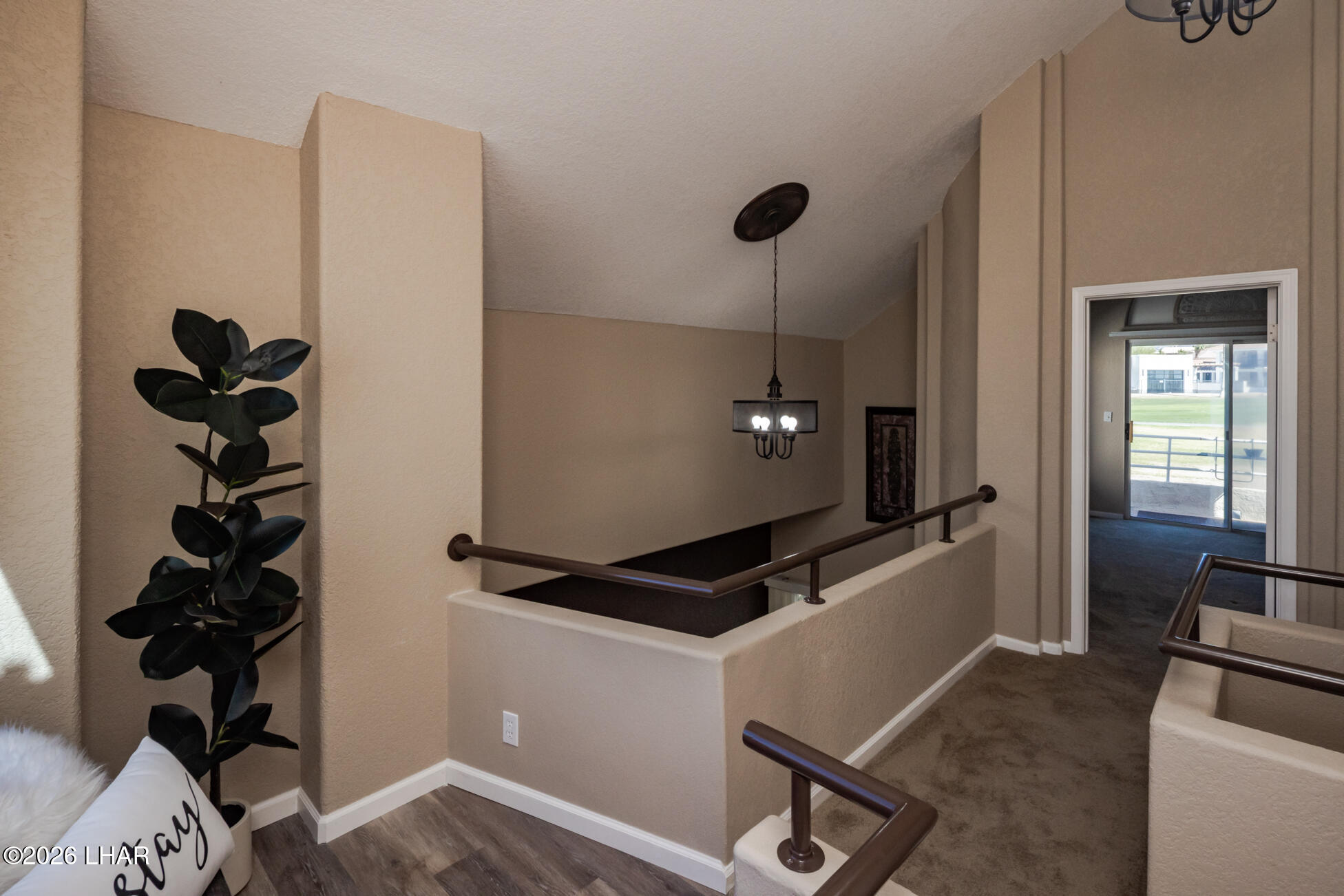420 Acoma Blvd S 39 Property Photo 28