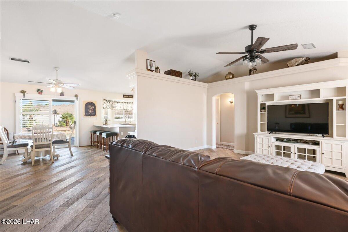 3795 Buena Vista Plz Property Photo 5